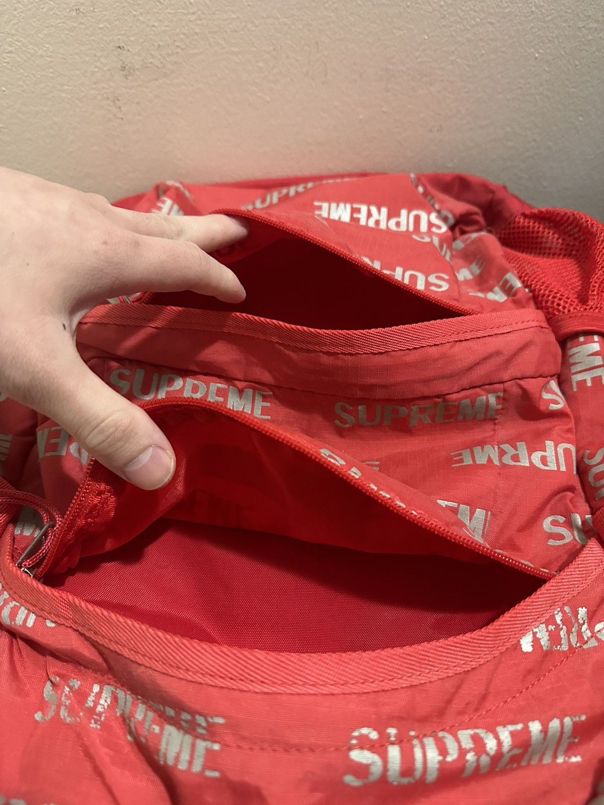 Supreme FW16 Supreme Reflective Repeat Logo Backpack Red Size ONE SIZE - 5 Thumbnail