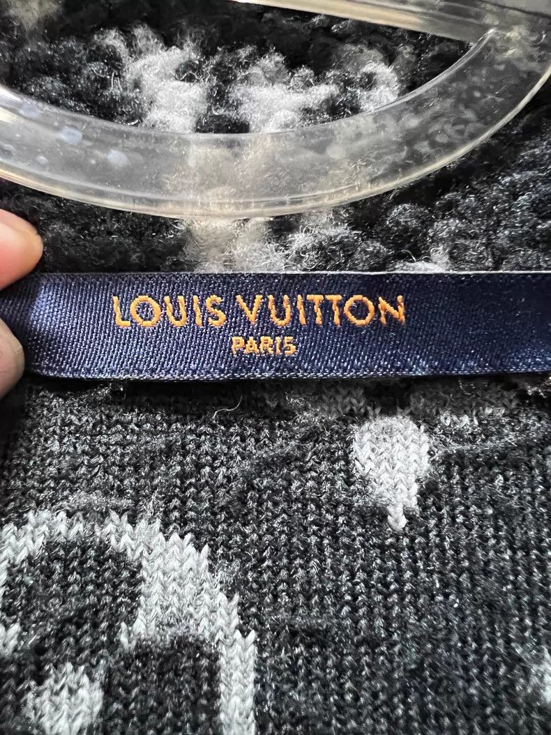 Louis Vuitton Louis Vuitton Black full logo lambswool jacket Size US S / EU 44-46 / 1 - 3 Thumbnail