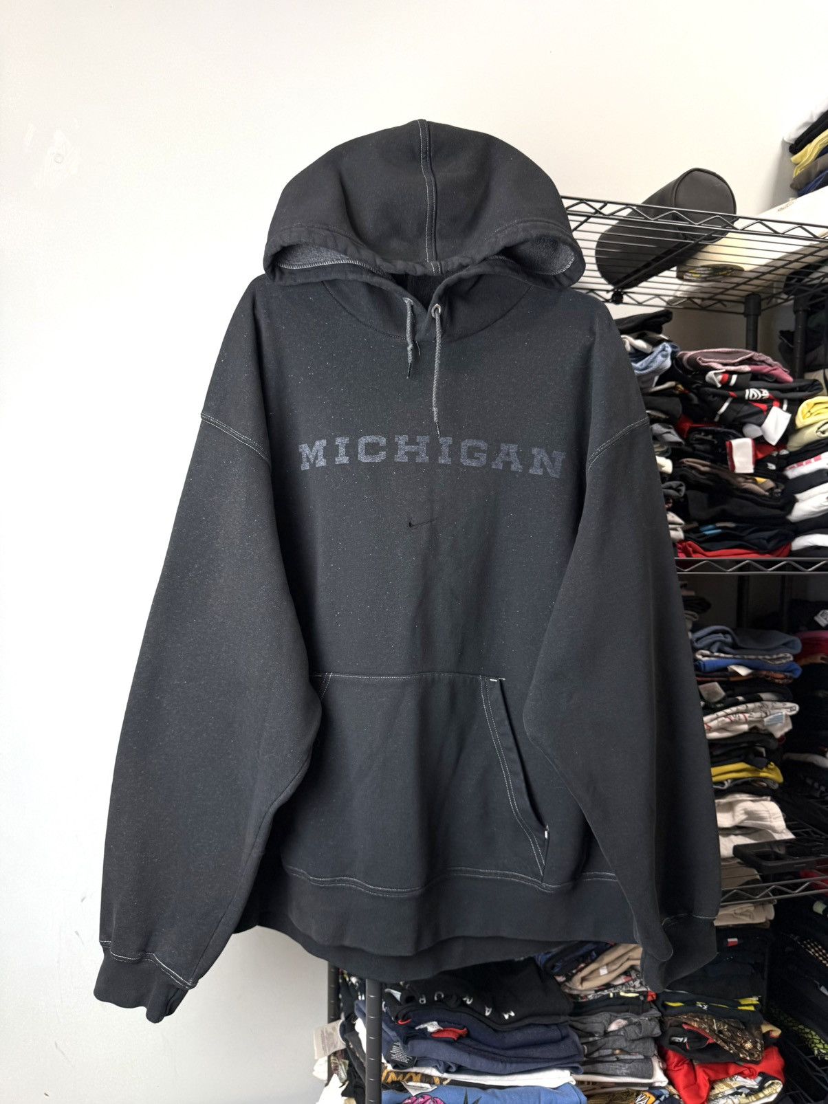 Nike Rare! Vintage Nike Michigan Center Logo Hoodie Travis Scott Size US XXL / EU 58 / 5 - 1 Thumbnail