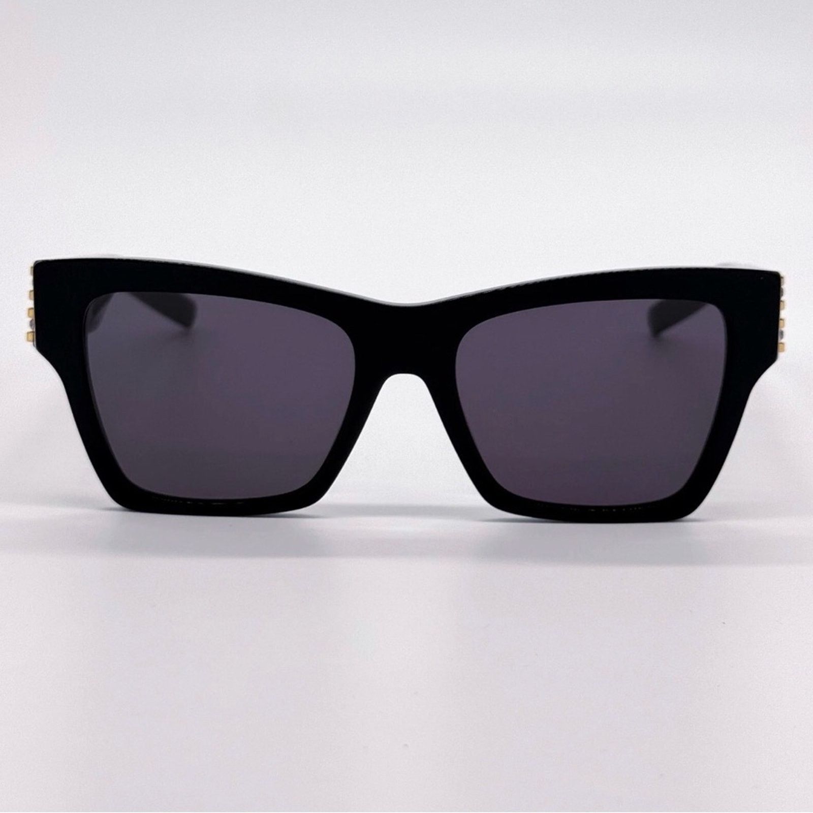Givenchy New Givenchy Elegant Black Sunglasses GV40076I 01A Size ONE SIZE - 4 Thumbnail