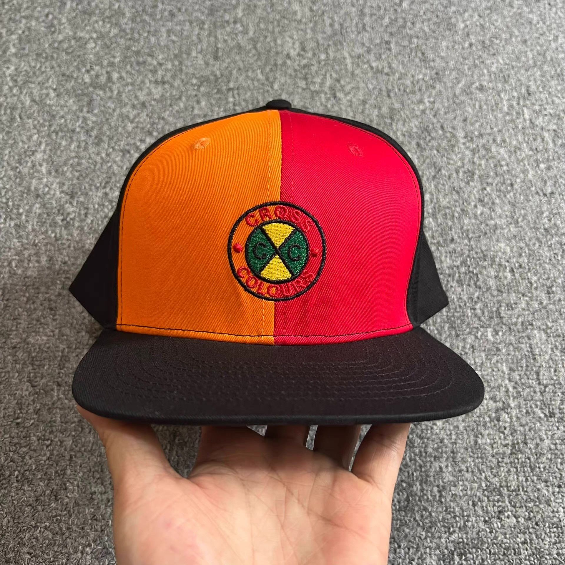 Cross Colours Cross Colours embroidered flat brim baseball cap Q7 Size ONE SIZE - 1 Thumbnail