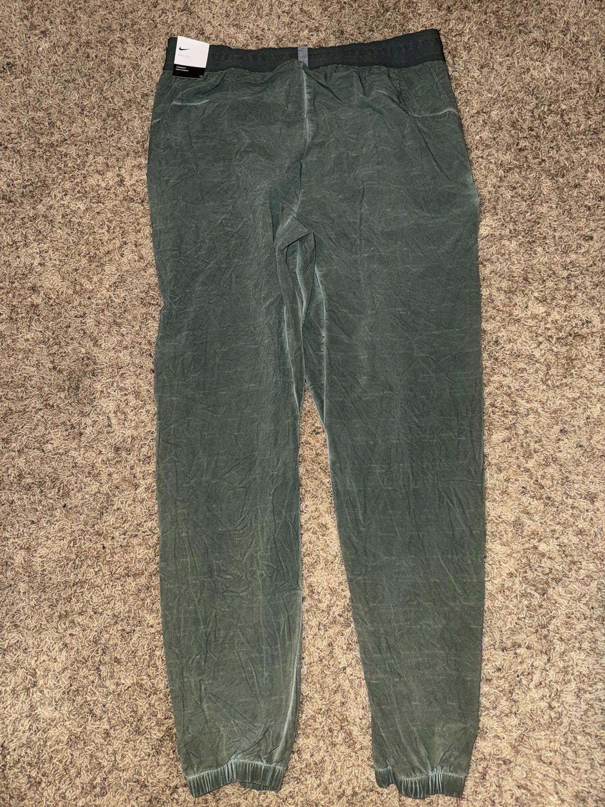 Nike Nike Dry Fit Yoga Jogger Men's Athletic Galactic Jade Pants Size US 34 / EU 50 - 5 Thumbnail