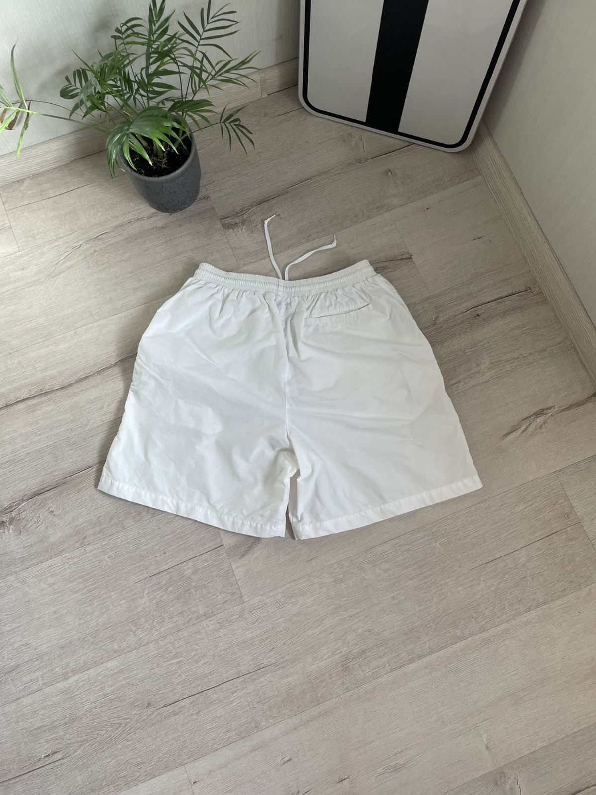 Nike Rare Vintage Nike Court Shorts White Nylon Tennis Golf Acg Size US 32 / EU 48 - 2 Thumbnail