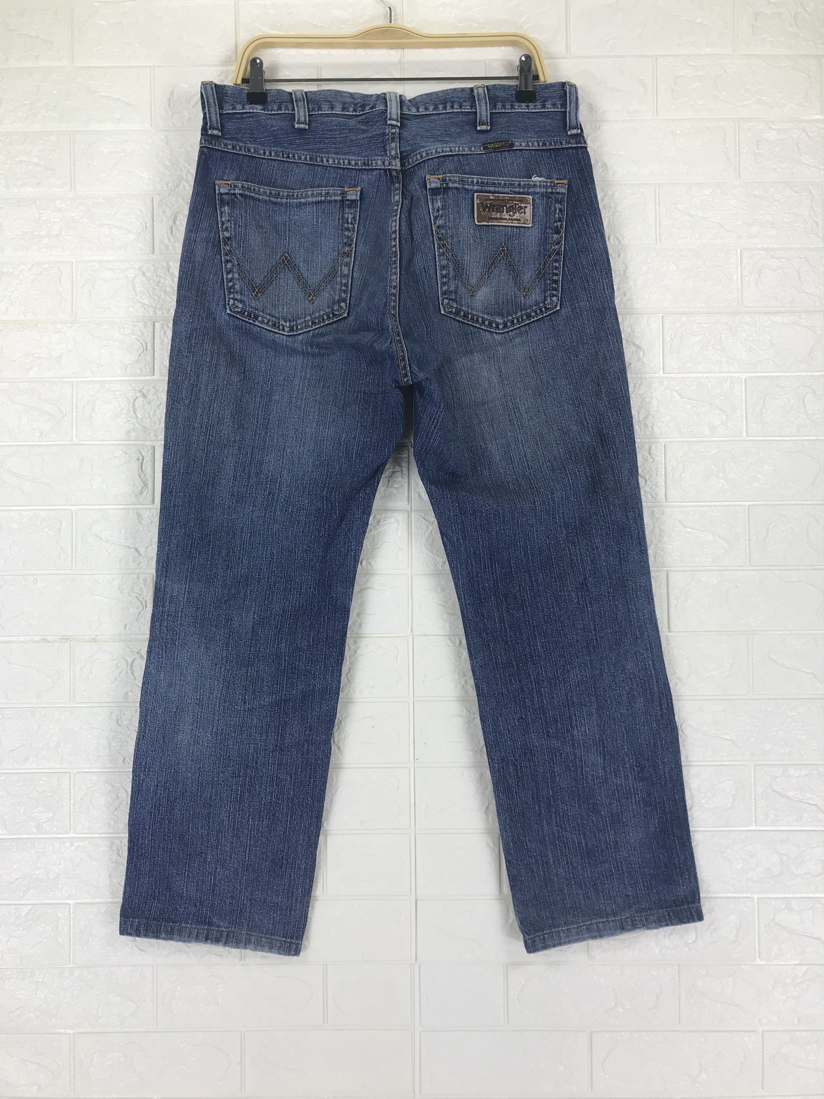 Wrangler Vintage Wrangler Blue Wash Distressed Jeans Size US 34 / EU 50 - 5 Thumbnail