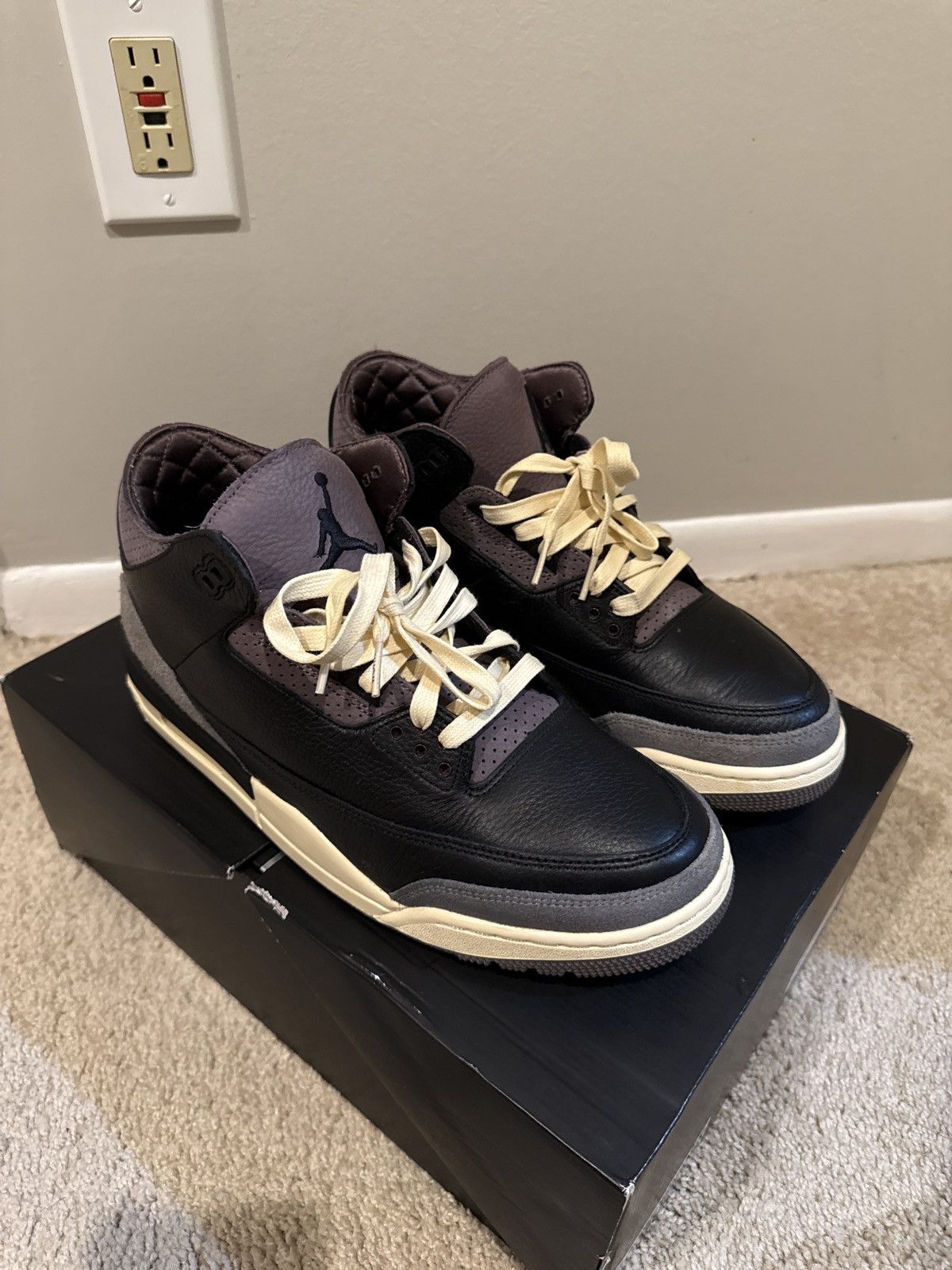Jordan Brand × Nike Jordan 3 A ma maniere Size US 11.5 / EU 44-45 - 1 Thumbnail