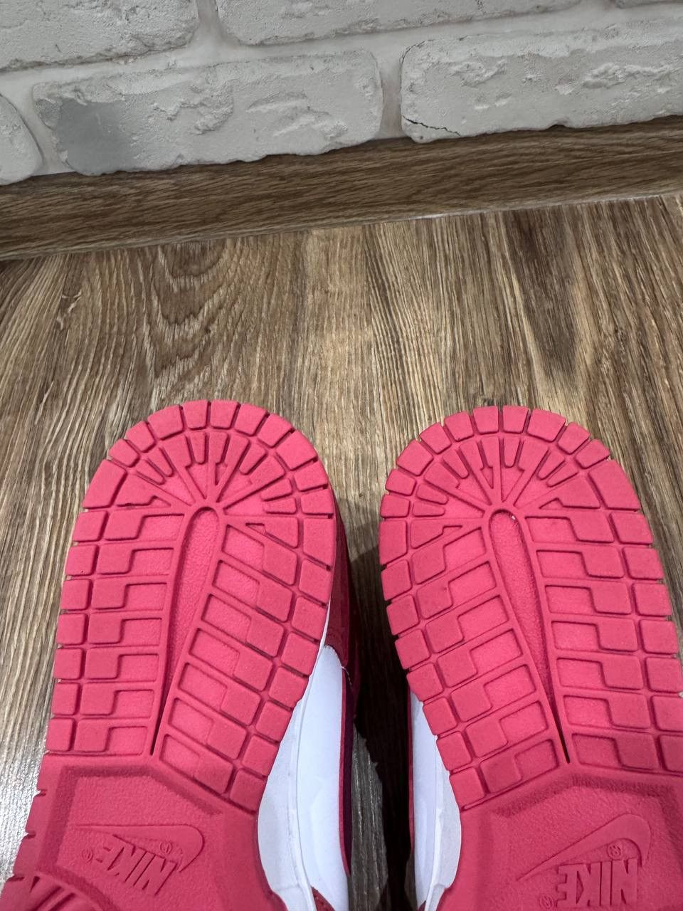 Nike Nike Dunk Low Valentine’s Day Womens Sneakers Size 40 Size US 8.5 / IT 38.5 - 9 Thumbnail