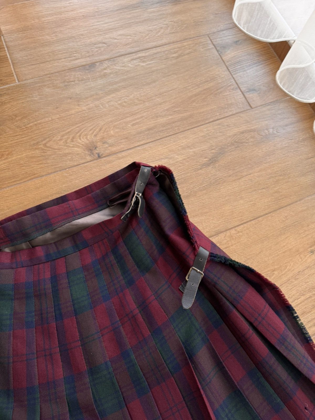Pringle Of Scotland × Vintage Vintage Pringle of Scotland Tartan Red Wall Skirt Kilt Size 30" / US 8 / IT 44 - 6 Thumbnail