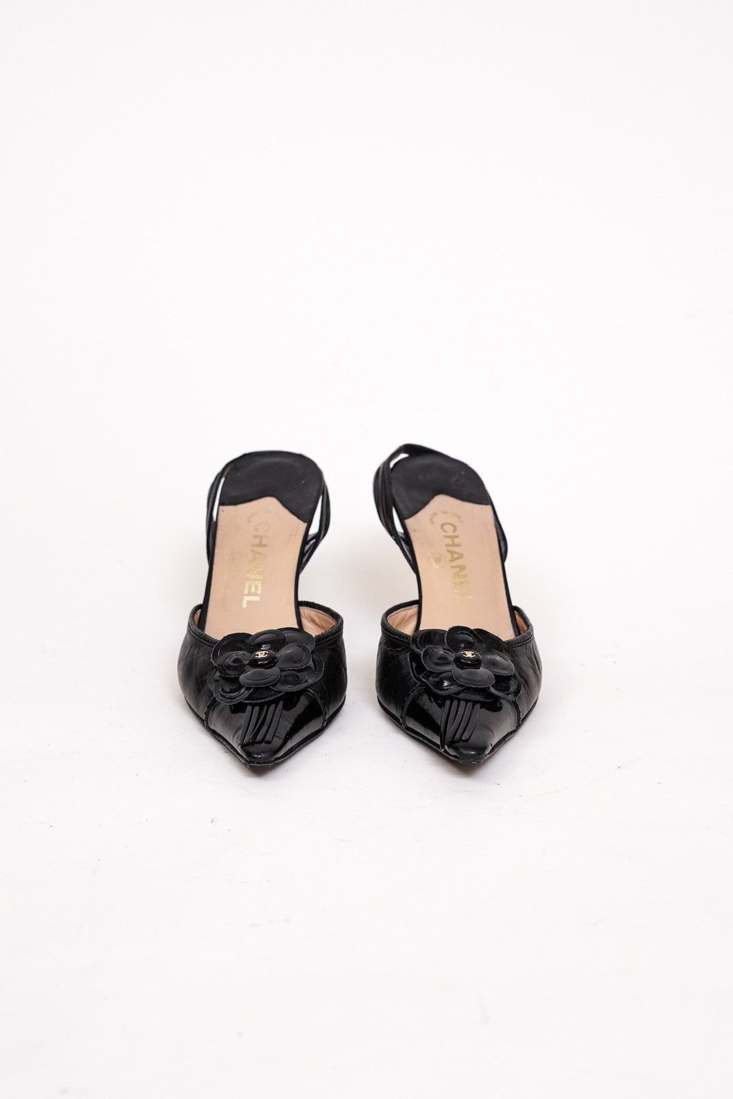 Chanel Chanel Black Patent Leather Camellia Slingback Heels 38.5 Size US 7.5 / IT 37.5 - 8 Thumbnail