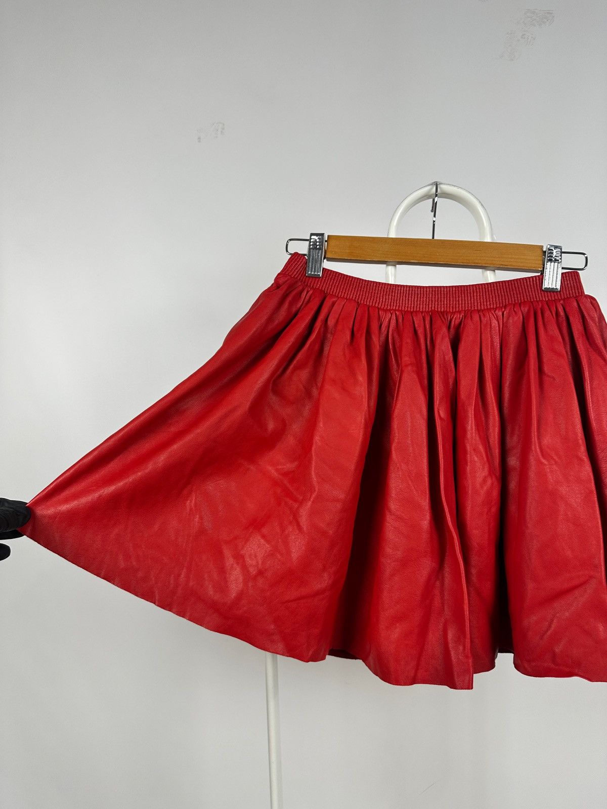 Miu Miu Miu Miu Red Leather Lambskin Mini Skirt Size 27" / US 4 / IT 40 - 13 Thumbnail