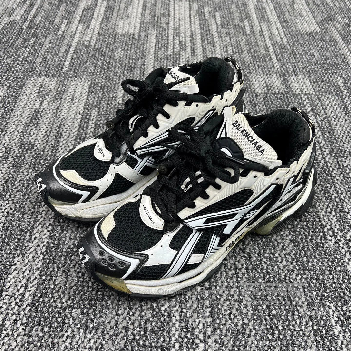 Balenciaga Balenciaga Track 2 White Black Sneaker Size 42 | Grailed