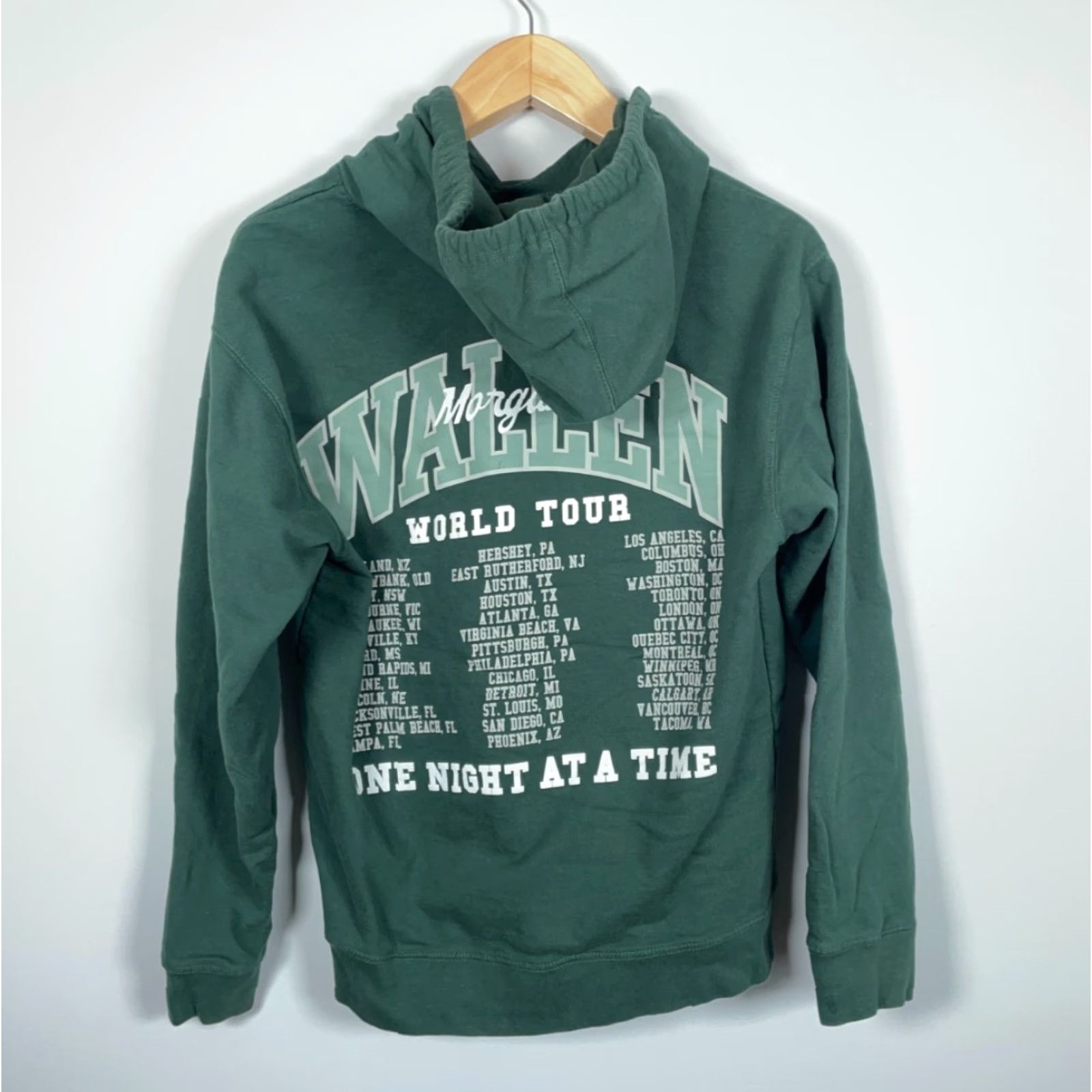 Vintage Morgan Wallen Hoodie Adult Medium One Night at Time Official Tour Sweatshirt Size US M / EU 48-50 / 2 - 2 Thumbnail