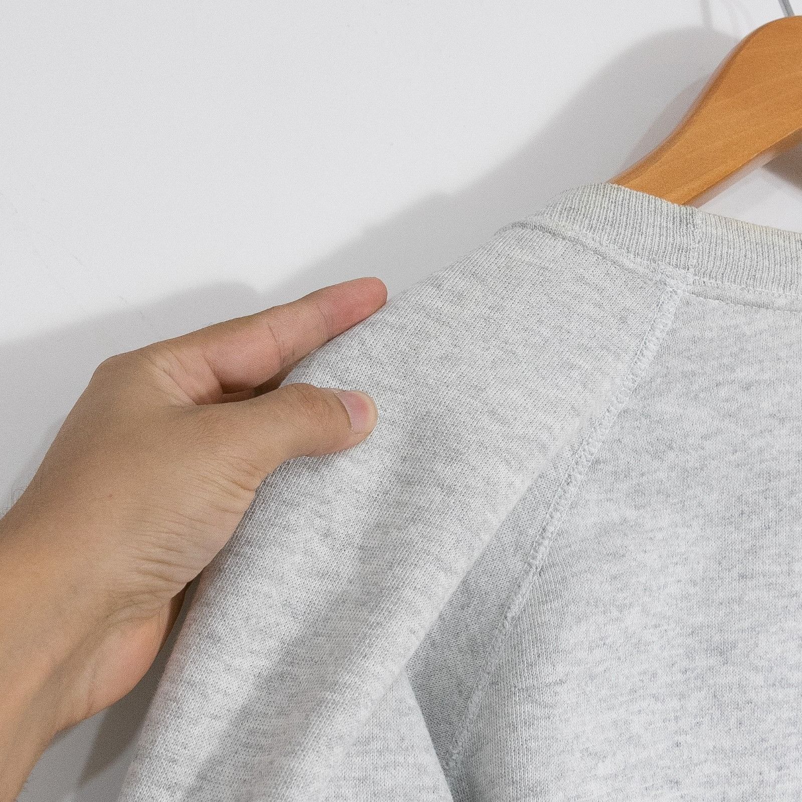 Vintage Vintage 80s Loveland Ohio Sweatshirt Large - Raglan Crewneck Size US L / EU 52-54 / 3 - 7 Thumbnail