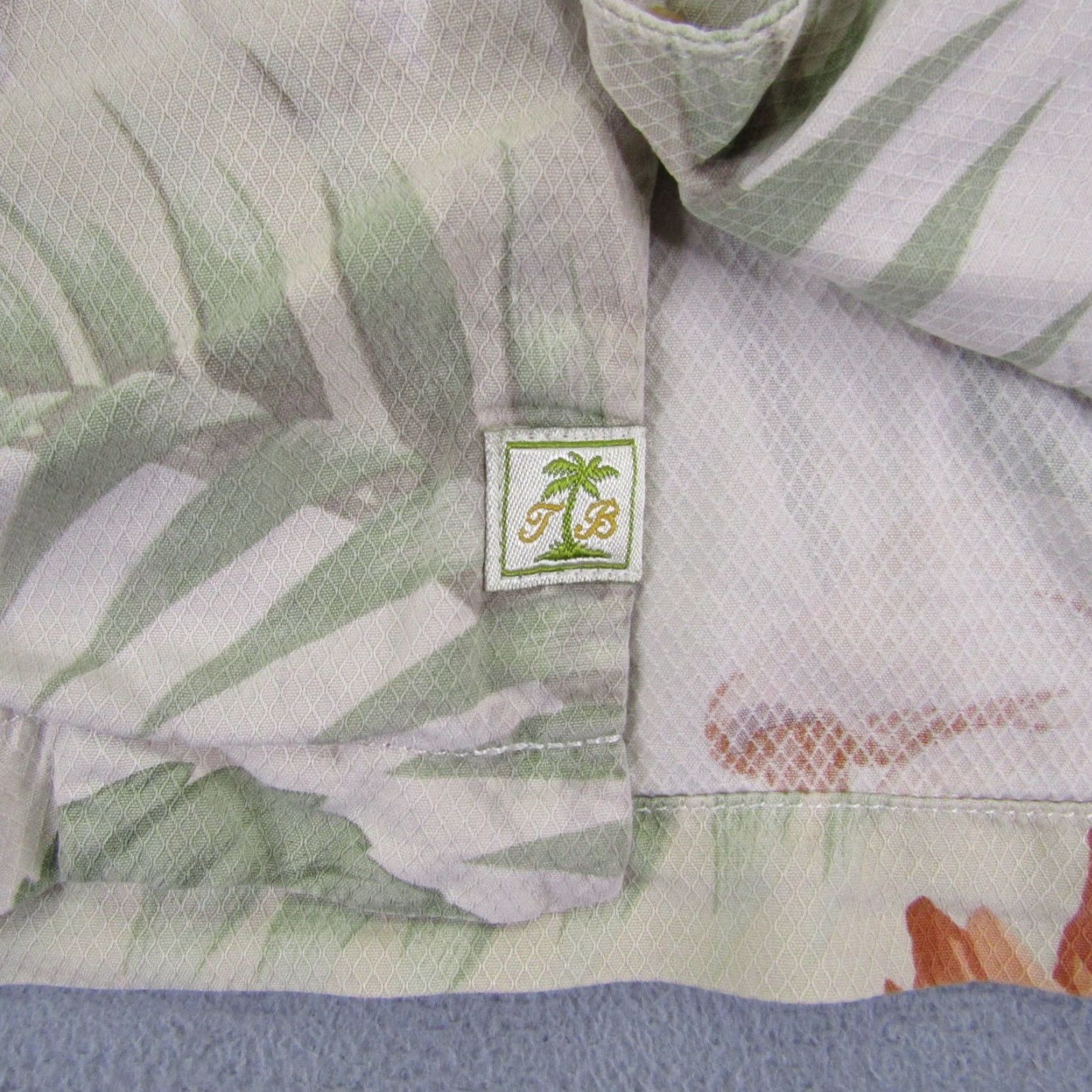Tommy Bahama VINTAGE Tommy Bahama Shirt Mens XL Beige Green Hawaiian Floral Loop Collar Camp Silk ^ Size US XL / EU 56 / 4 - 4 Thumbnail