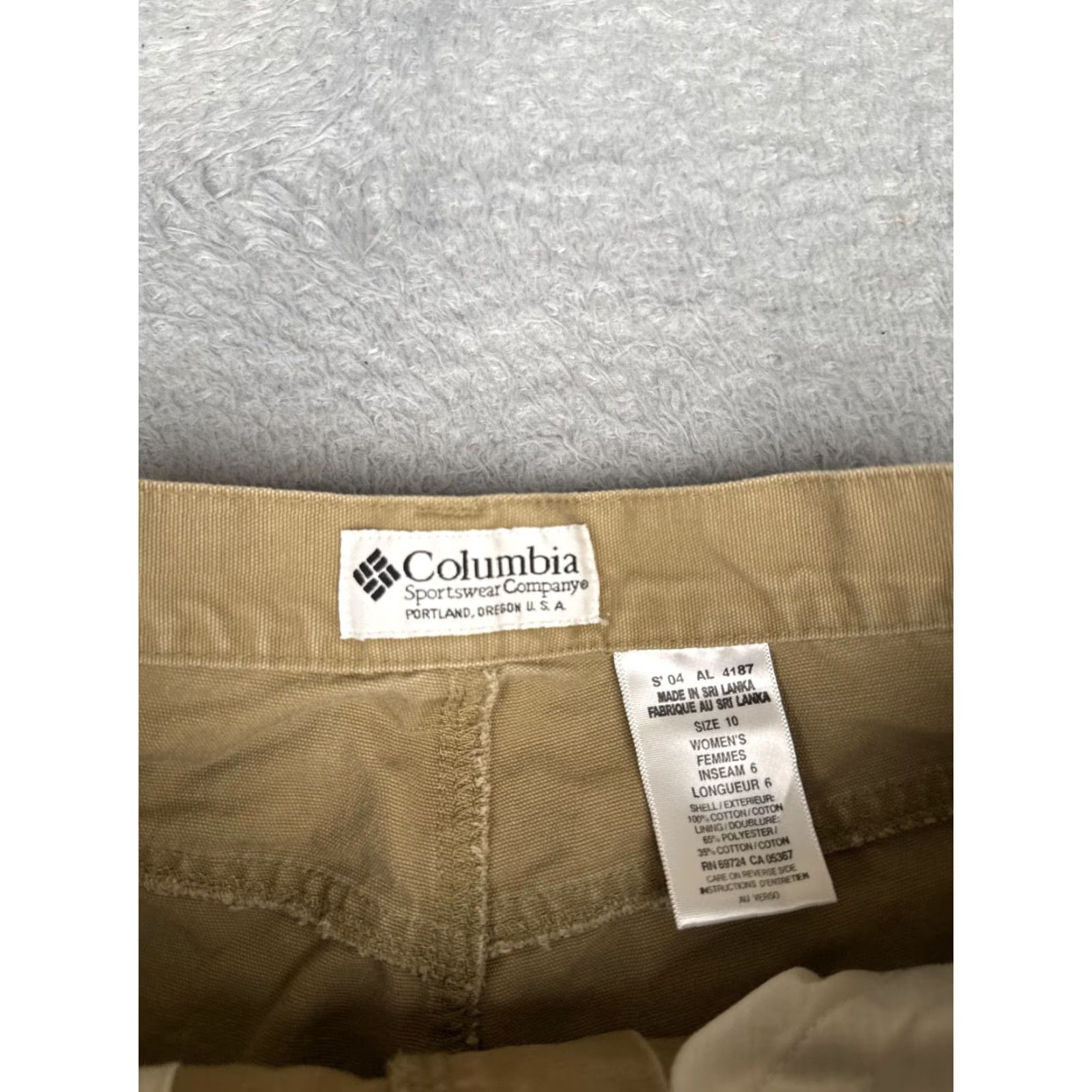 Vintage Columbia Shorts Womens 10 Beige Twill Hiking 6" Duck Fabric Pockets Outdoor Size 32" / US 10 / IT 46 - 7 Thumbnail