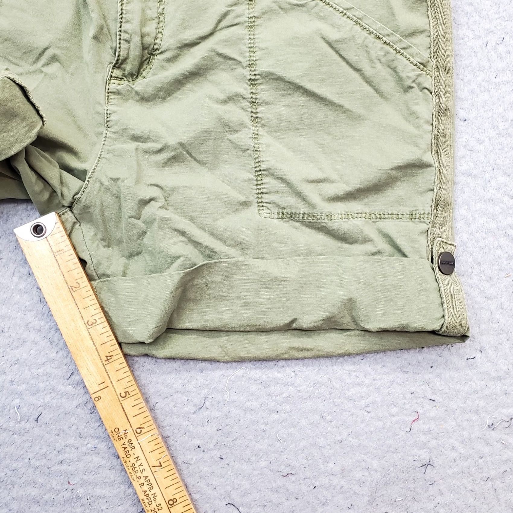 Sanctuary Sanctuary Standard Surplus Wanderer Shorts Womens 26 Green Stretch Cuffed Hem Size 26" / US 2 / IT 38 - 4 Thumbnail