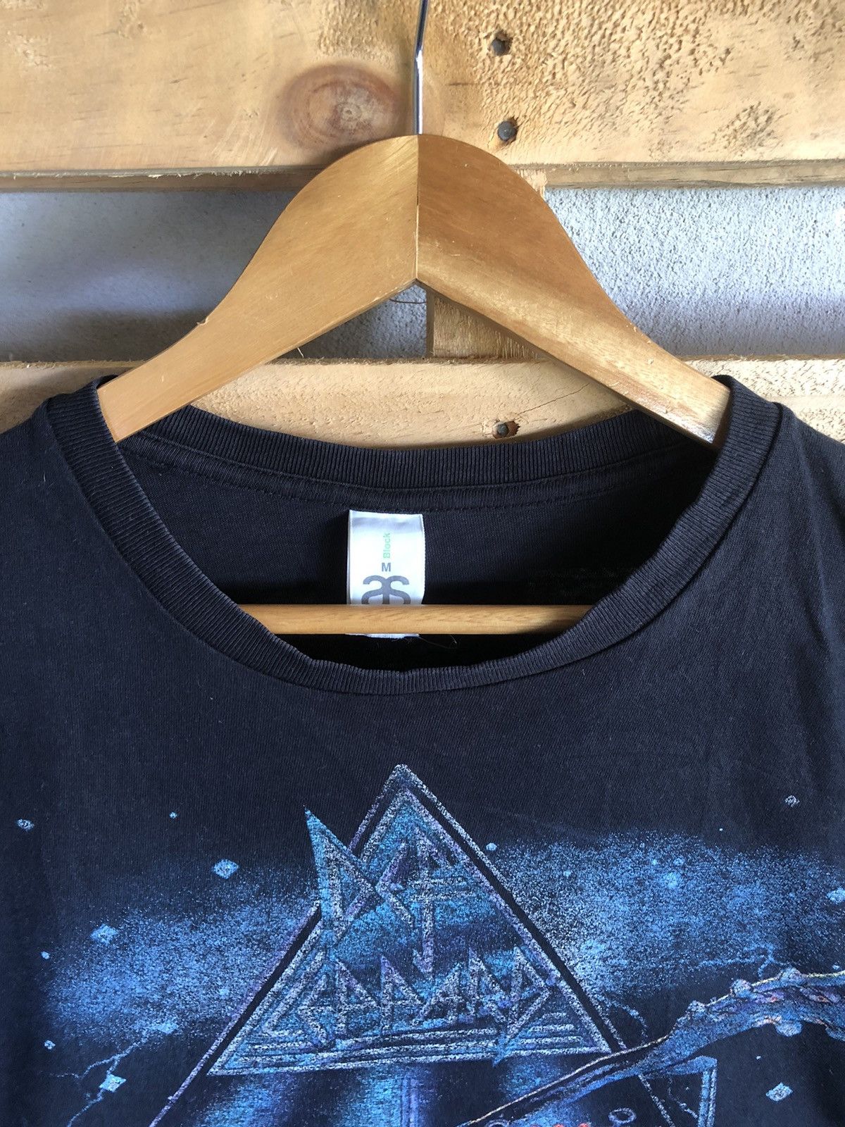 Band Tees × Def Leppard × Vintage Vintage Y2K Def Leppard On Through The Night Tshirt Size US L / EU 52-54 / 3 - 4 Thumbnail