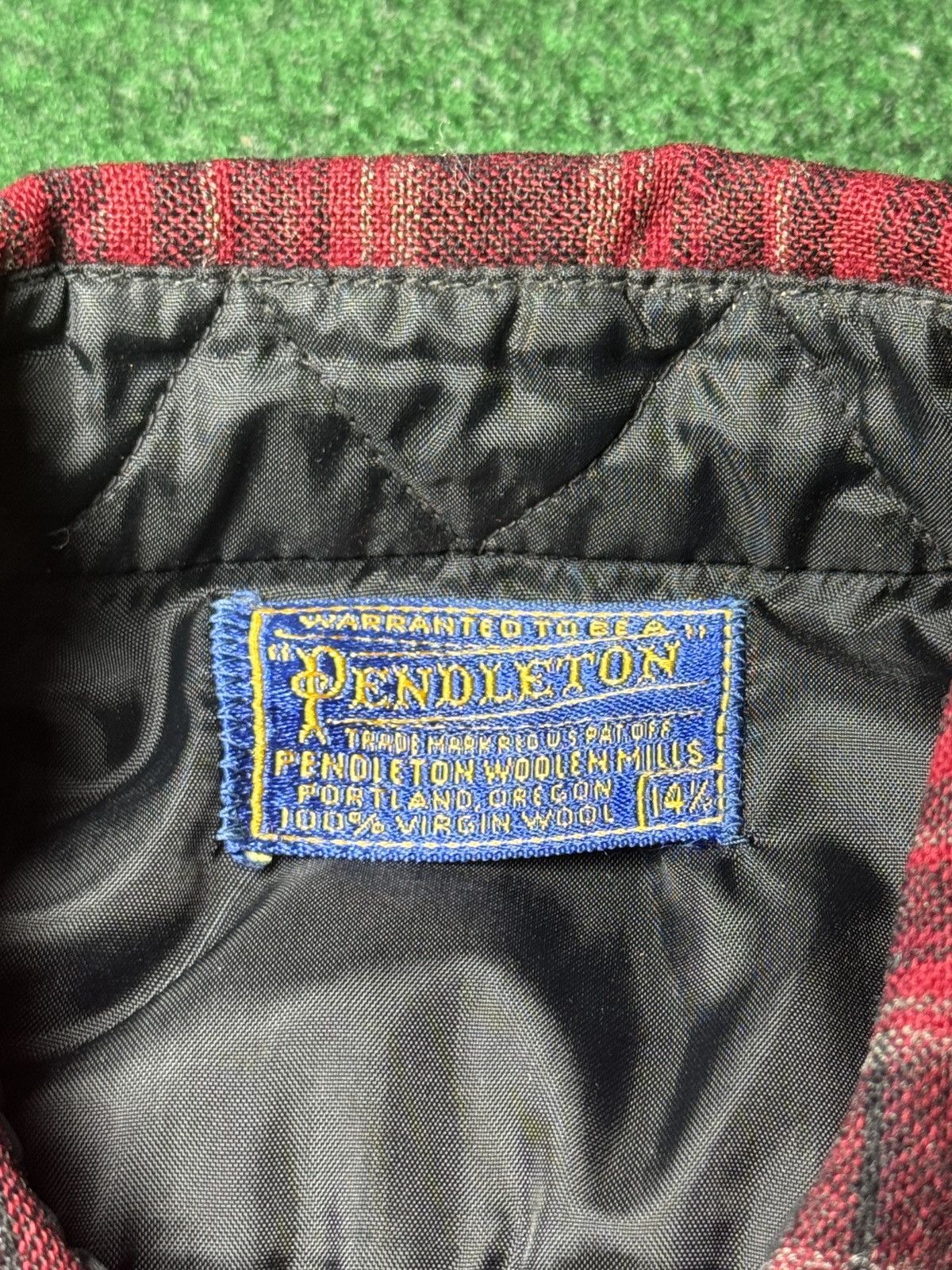 Pendleton Vintage 90s Pendleton Wool Red Plaid Button Up Medium Shirt Size US M / EU 48-50 / 2 - 2 Thumbnail
