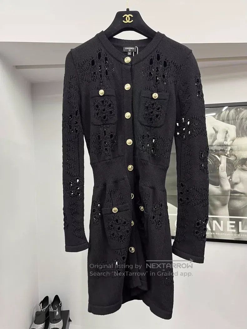 Chanel Chanel Black gold-buttoned hollow knitted dress Size XXS / US 00 / IT 34 - 1 Thumbnail