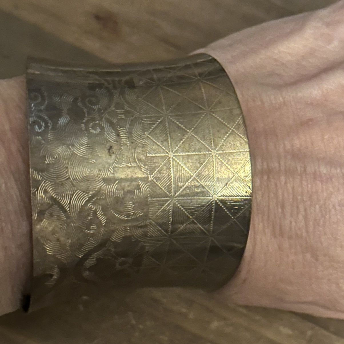 Vintage Vintage wide brass cuff bracelet Size ONE SIZE - 5 Thumbnail