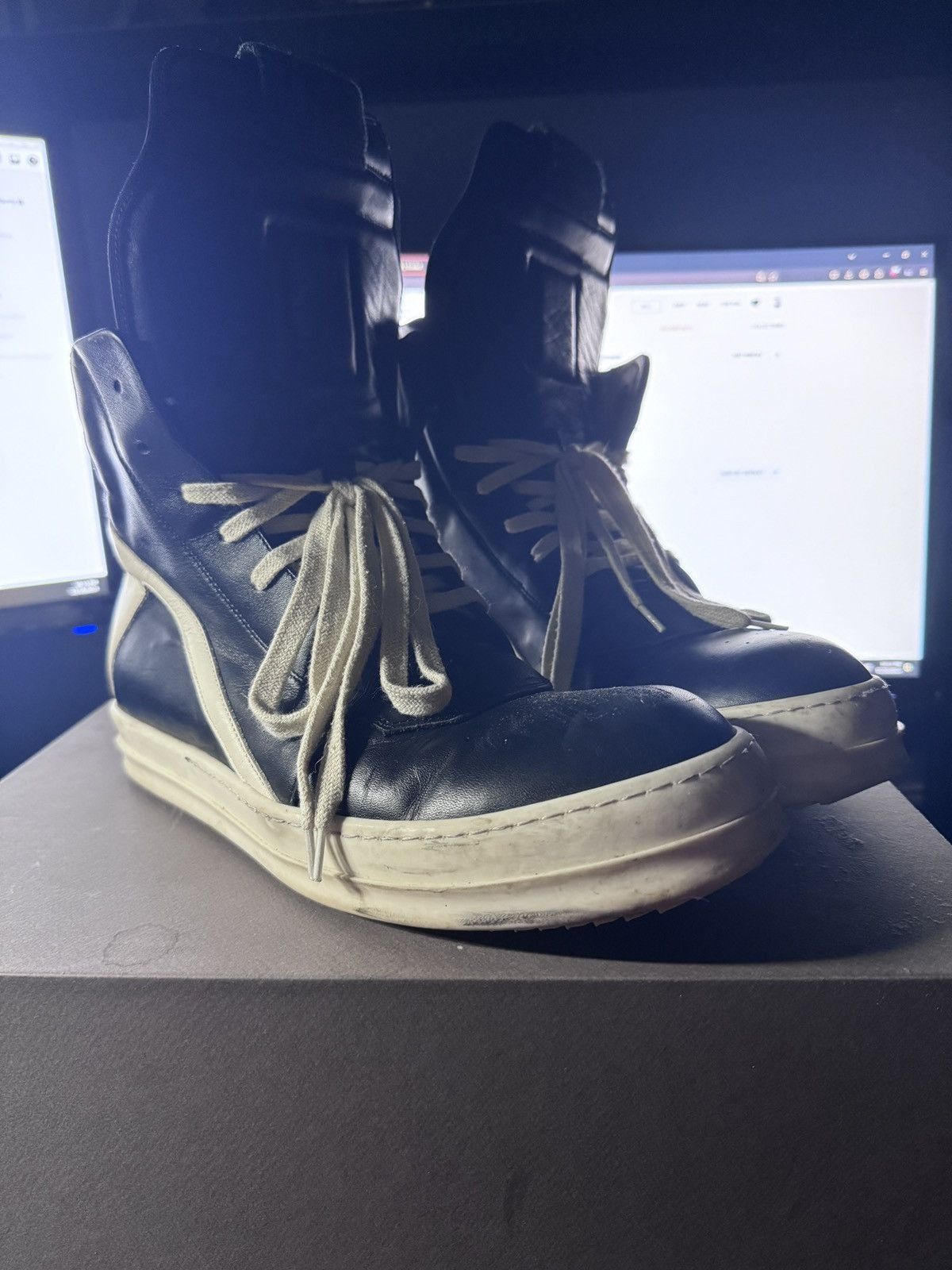 靴 Rick Owens GEOBASKET BLACK/MILK/MILK 42 Rick Owens Lido Geobasket Black Milk Men's - RU01D3894