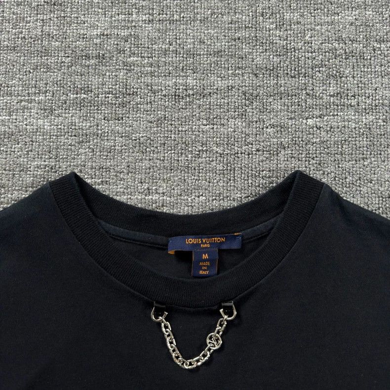 Louis Vuitton Louis Vuitton Black chain slogan short sleeve Size US M / EU 48-50 / 2 - 2 Thumbnail