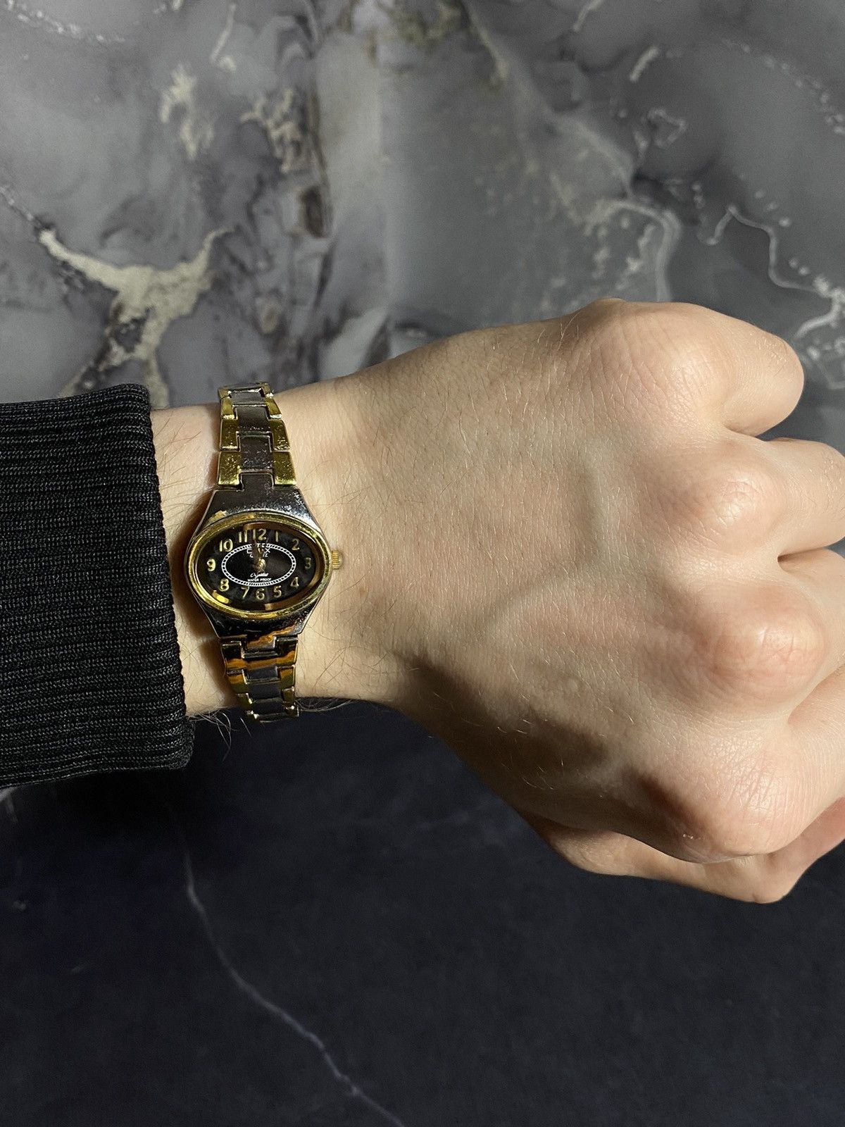 Vintage Omax Unisex Two-Tone Black Dial Watch Japanese Brand Size ONE SIZE - 2 Thumbnail