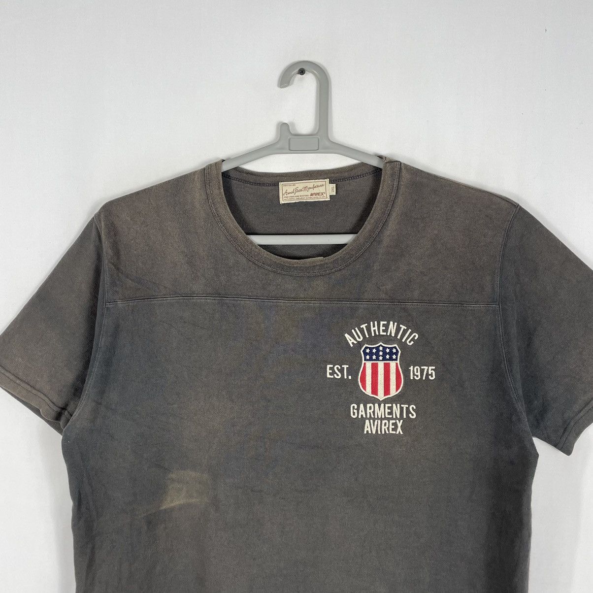 Avirex × Vintage 🔥Trash🔥Avirex Embroidered Big Logo Crash Sun Faded Tee Size US XL / EU 56 / 4 - 5 Thumbnail