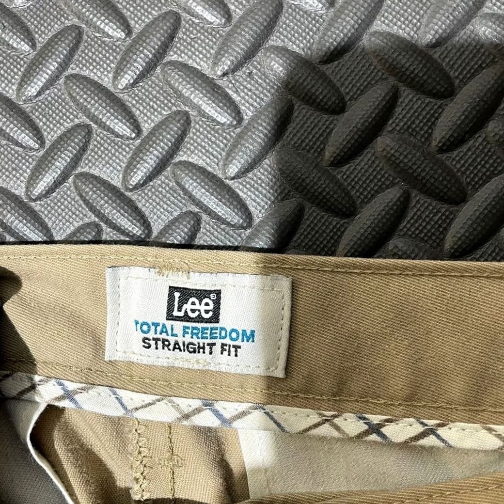 Lee Lee Total Freedom Straight Fit Chino Pants Brown 34 Men’s 32in Inseam Regular Size Brown Khaki Casual Wear Size US 34 / EU 50 - 3 Thumbnail