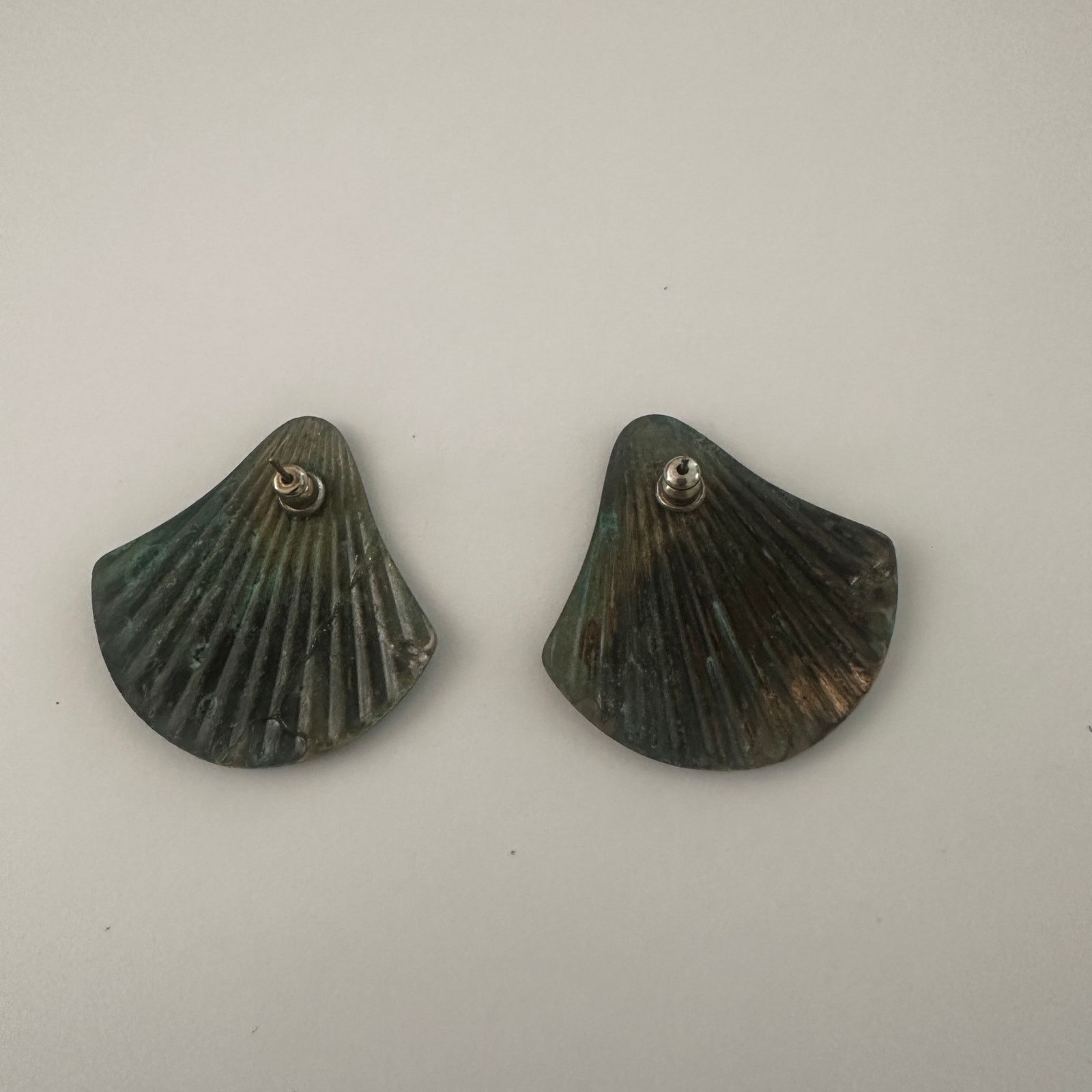 Vintage Vintage 1980s Green Metal Scalloped Pierced Earrings Size ONE SIZE - 2 Thumbnail