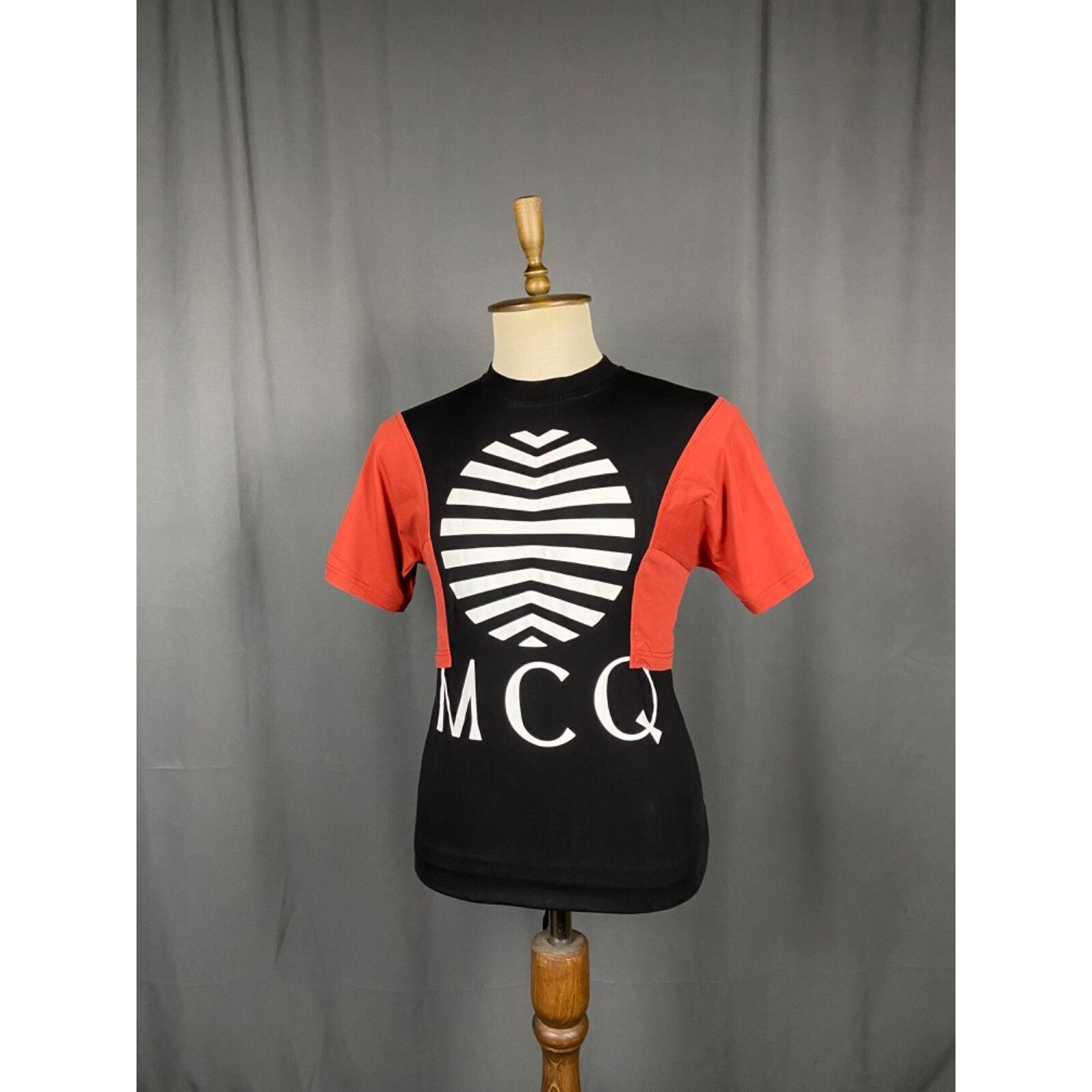 Alexander McQueen MINT! Alexander McQueen Big Logo Men's Black T-Shirt Size XS Size US XS / EU 42 / 0 - 2 Thumbnail