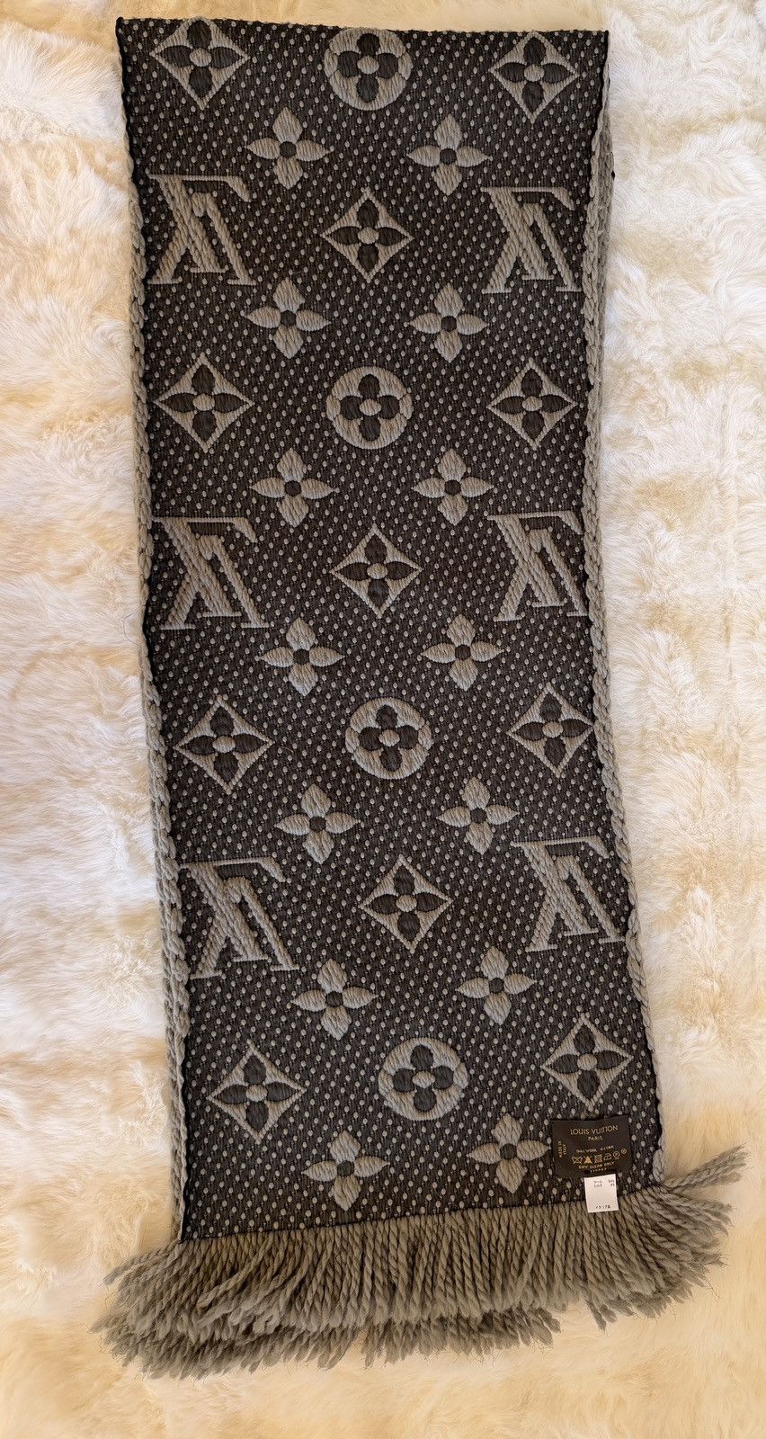 Louis Vuitton Louis Vuitton Logomania Monogram Wool Silk Scarf Reversible Size ONE SIZE - 6 Thumbnail