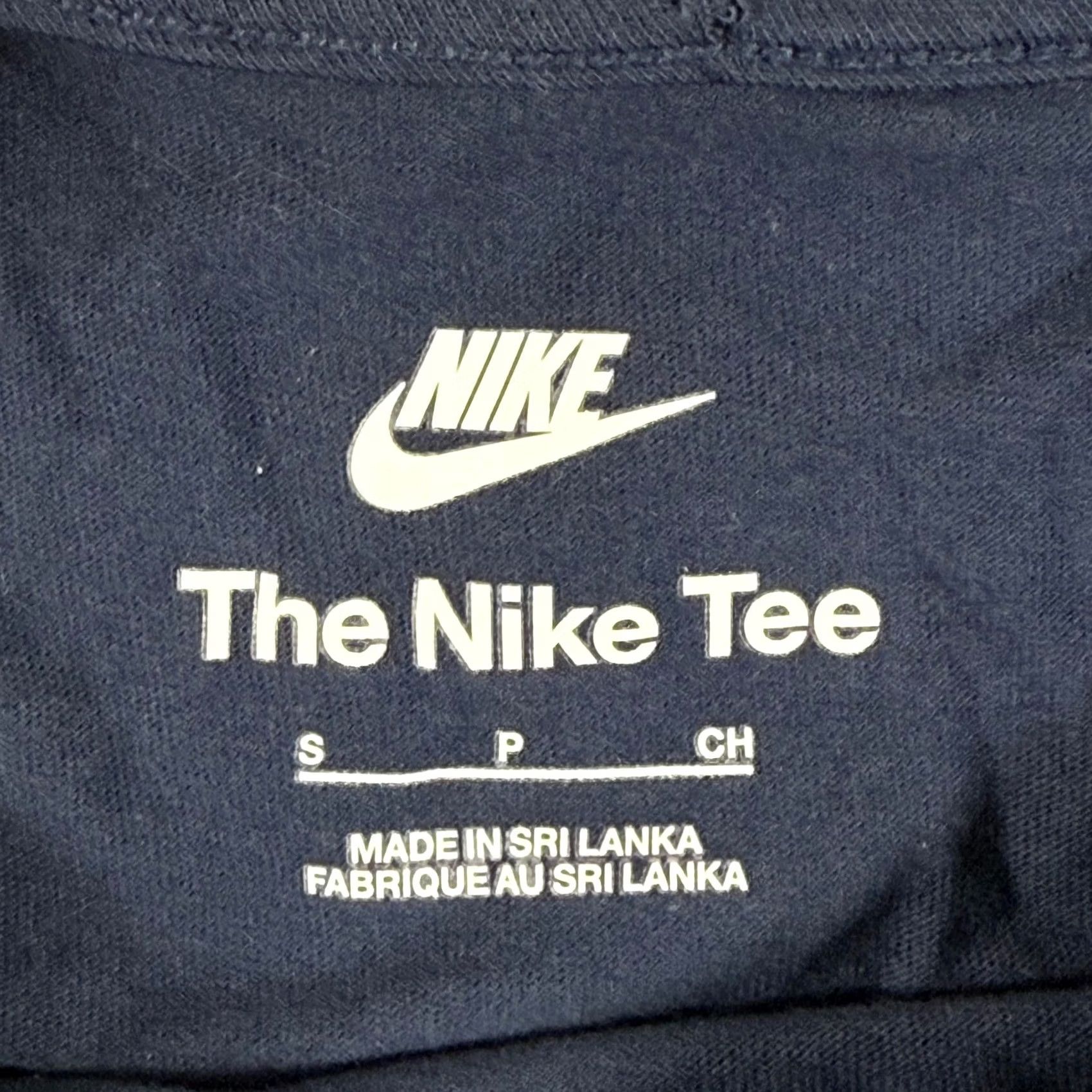 Nike Nike The Nike Tee Crew Neck SS Everyday T-Shirt Mens S Athletic Lightweight Blue Crew Neck Short Sleeve Cotton Nike Shirt Mens Regular Fit Size US S / EU 44-46 / 1 - 3 Thumbnail