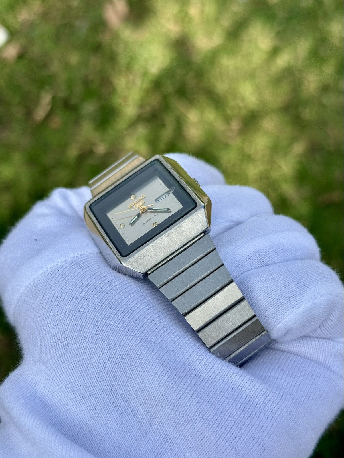 Seiko Vintage Seiko 5 Automatic japan Watch: silver Dial, TV Case Size 36 - 3 Thumbnail