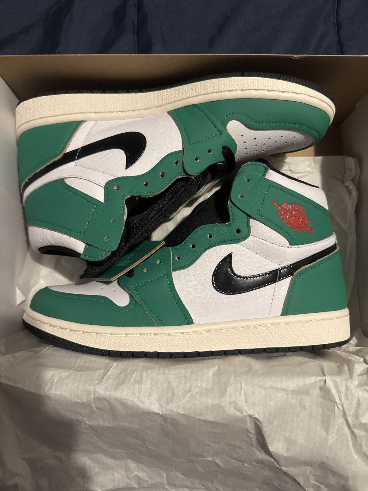 Jordan Brand Air Jordan 1 High OG Lucky Green Size US 10.5 / IT 40.5 - 2 Thumbnail