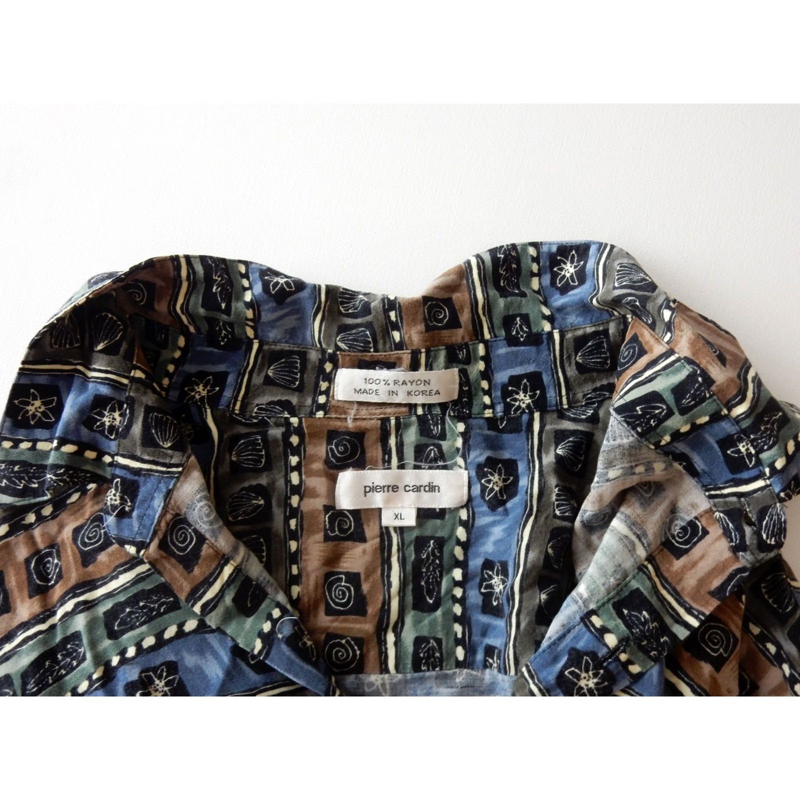 Pierre Cardin VINTAGE Pierre Cardin Men's Hawaiian Shirt XL Seashells Button-Up Short Sleeve Cotton Rayon Blue Adults Mens Size US XL / EU 56 / 4 - 5 Thumbnail