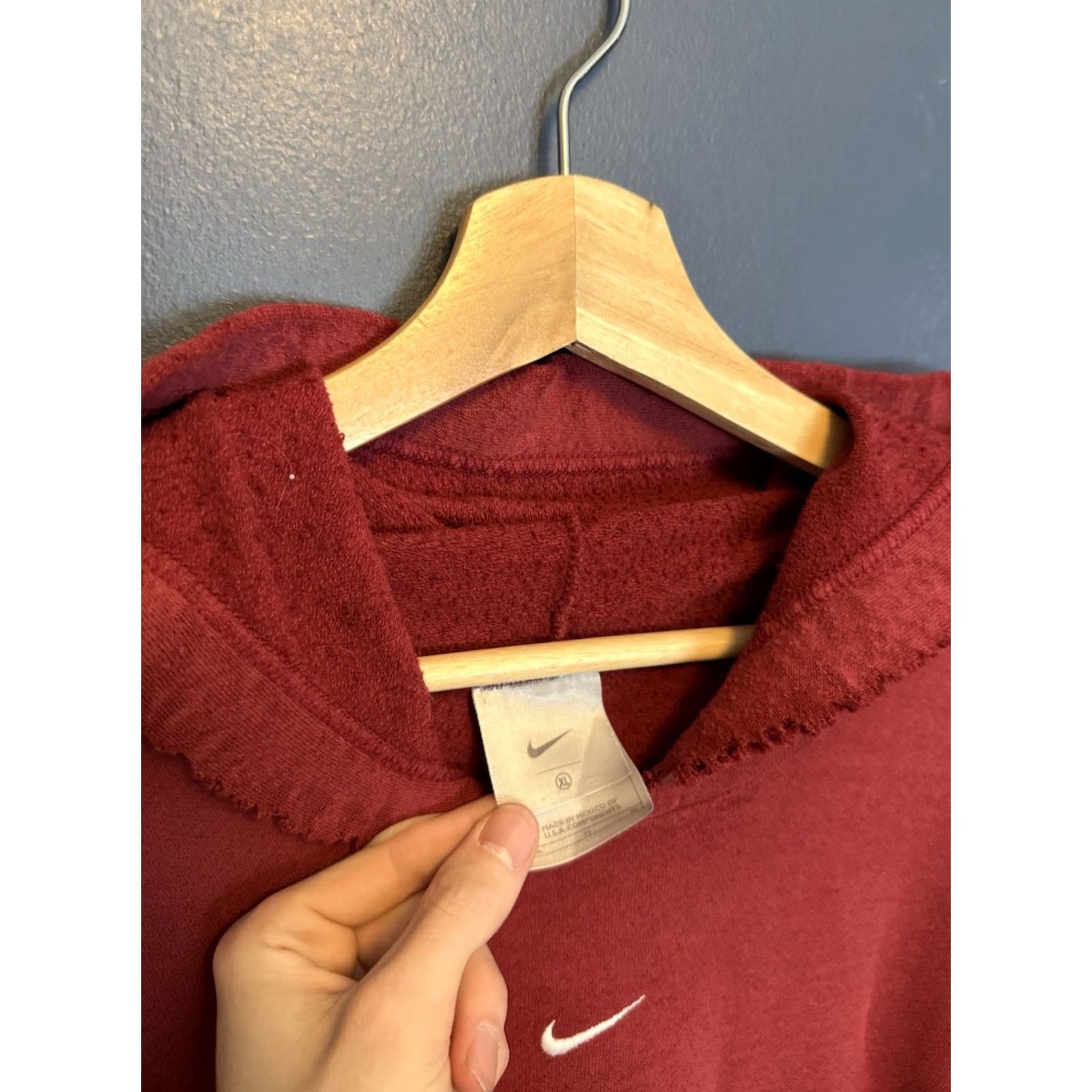 Nike VINTAGE Nike Hoodie Check Red Swoosh Center Distressed XL Men Regular Pullover Size US XL / EU 56 / 4 - 2 Thumbnail
