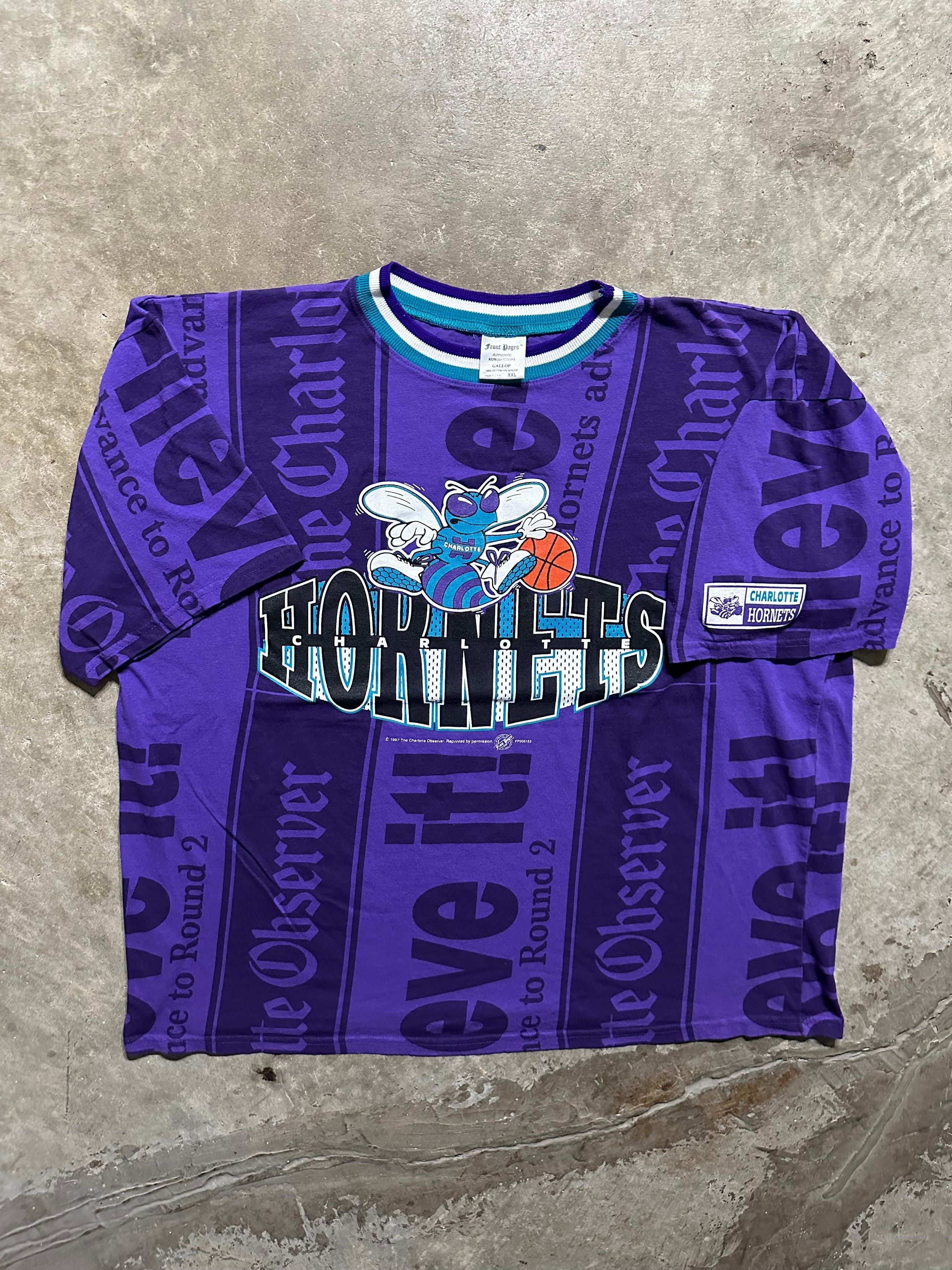 Image of Made In USA x NBA Vintage Charlotte Observer Charlotte Hornets 1997 Aop Tee in Purple (Size XL)