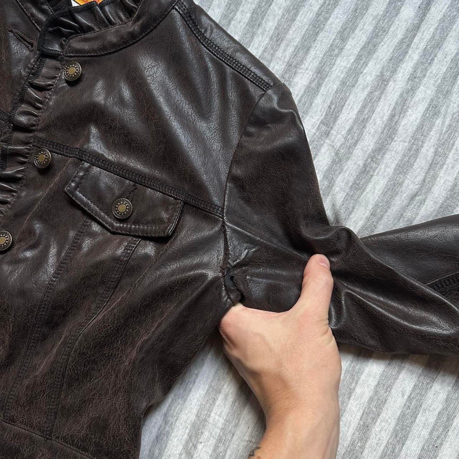 Vintage Vintage Y2K Ruffle Faux Leather Brown Tight Crop Jacket Size S / US 4 / IT 40 - 4 Thumbnail