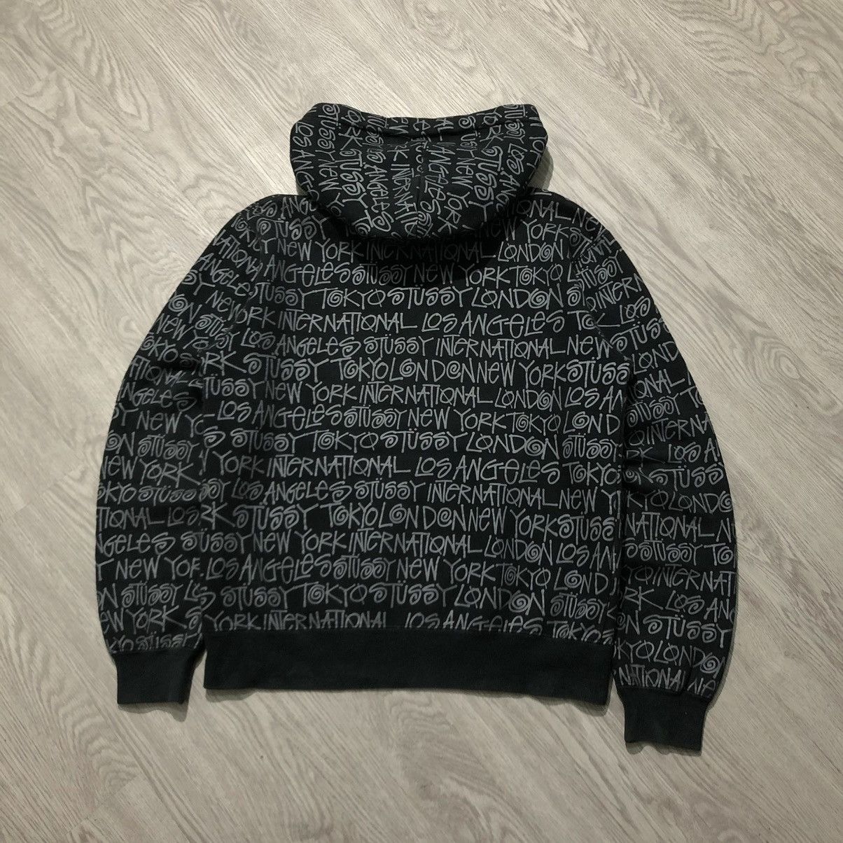Stussy 2000s Stussy World Tour Monogram Logo Pull Over Hoodie Black Size US L / EU 52-54 / 3 - 9 Thumbnail