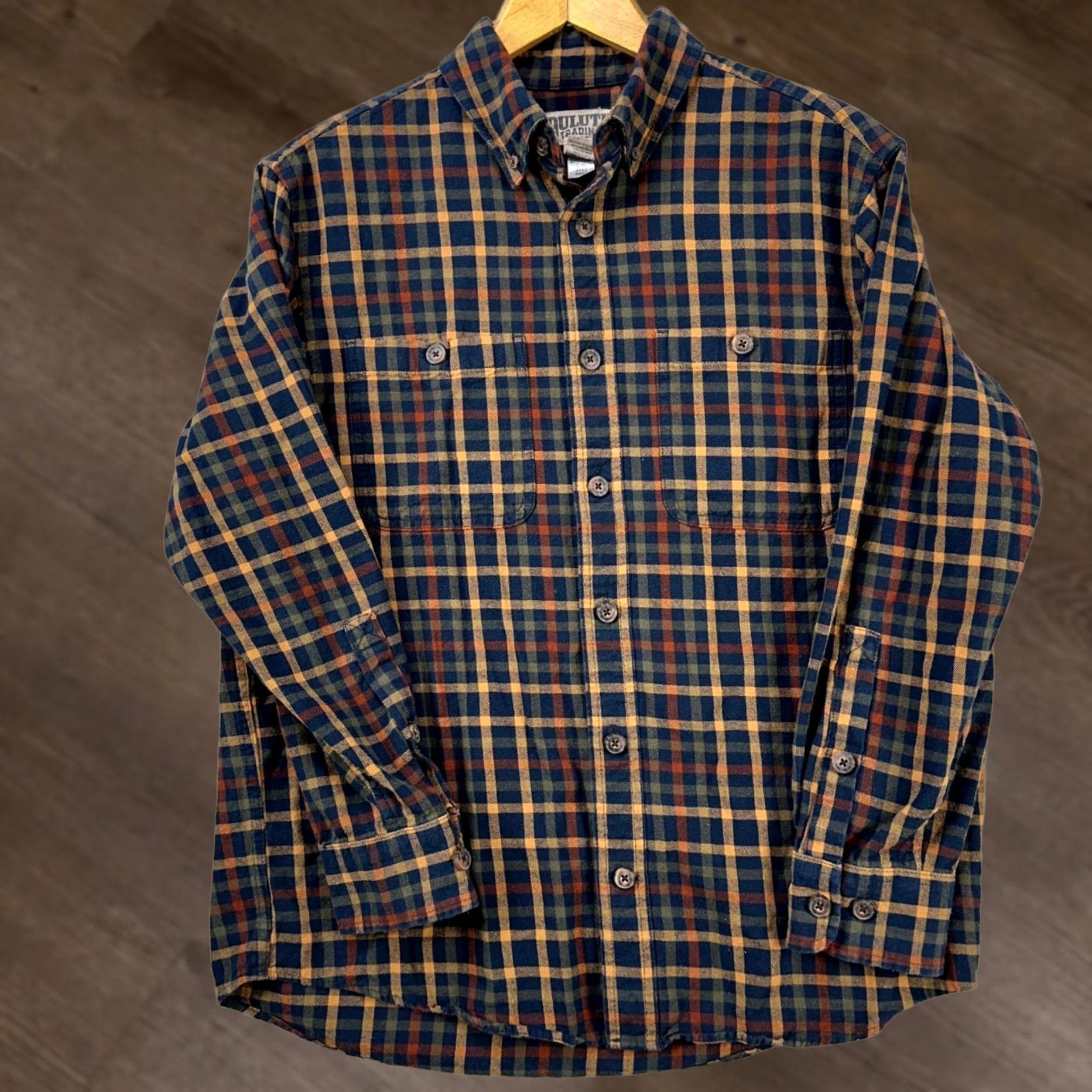 Duluth Trading Company Duluth Trading Co. Shirt Button Down Mens Medium Blue Tan Plaid Pocket Relaxed Size US M / EU 48-50 / 2 - 1 Thumbnail