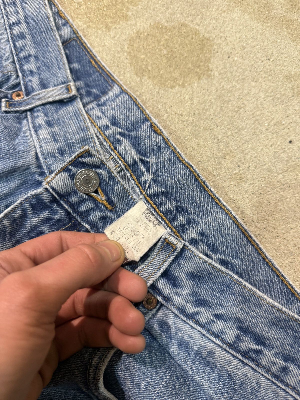 Levi's Vintage Levi’s 560 Relaxed Fit Jeans – Made in USA Era Size US 34 / EU 50 - 3 Thumbnail