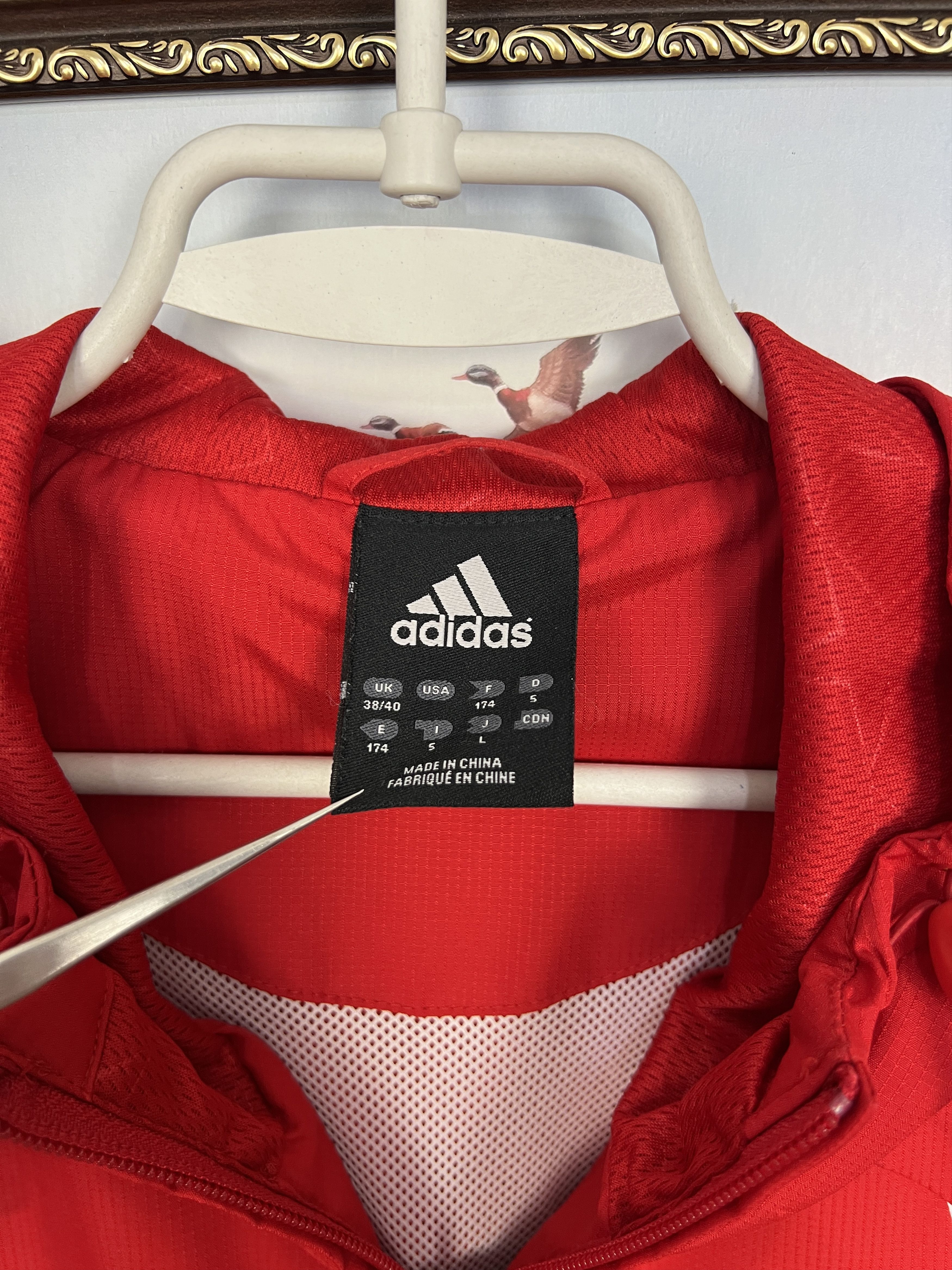 Adidas Vintage Adidas Liverpool Football Jacket Soccer Hooded Size US L / EU 52-54 / 3 - 7 Thumbnail