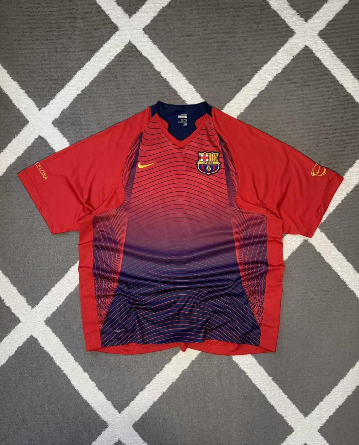 Nike Nike FC Barcelona Y2K Retro 2006-07 Training T-Shirt Jersey Size US L / EU 52-54 / 3 - 3 Thumbnail