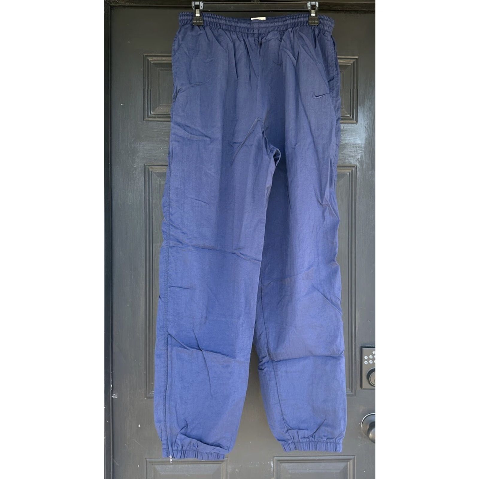 Nike VINTAGE Nike Track Pants Mens L Navy Lined Joggers Tapered Nylon Windbreaker 90s Mens Size US 33 - 2 Thumbnail
