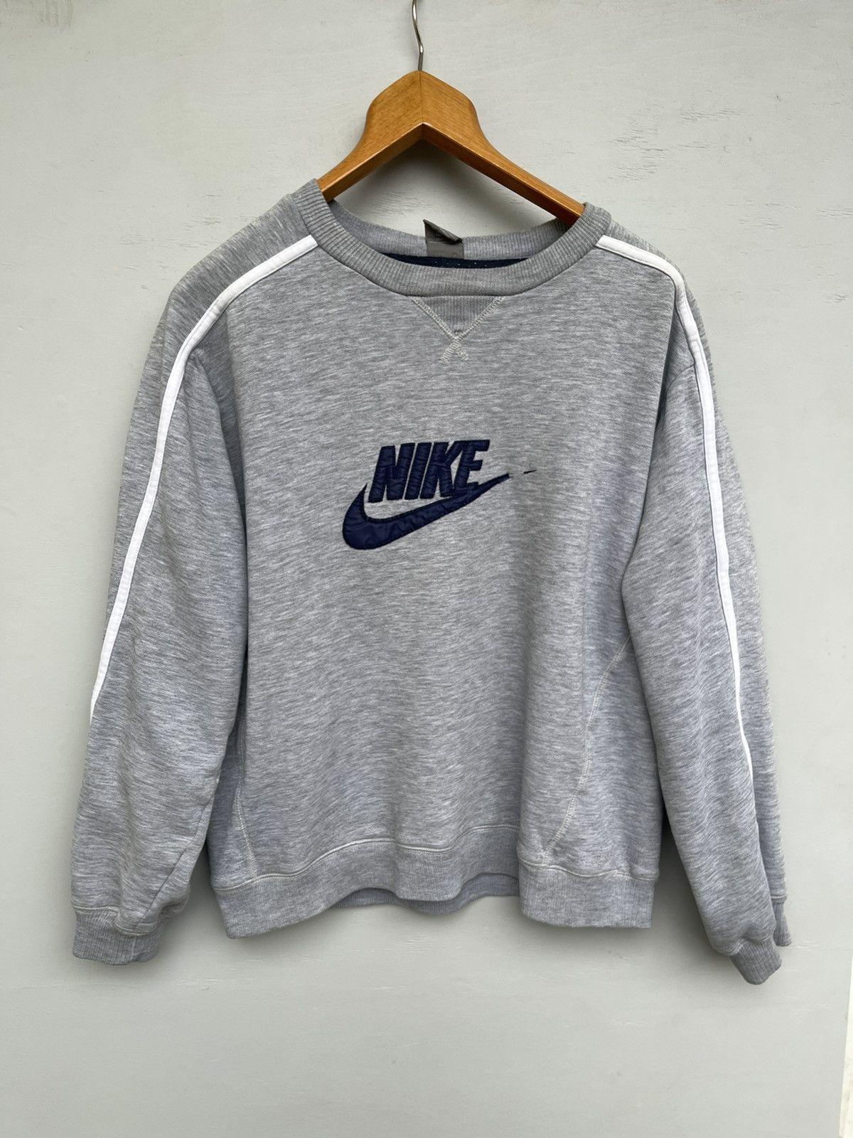 Nike Nike Vintage Crewneck Sweatshirt Gray Tag Big Swoosh Logo Size US L / EU 52-54 / 3 - 1 Thumbnail