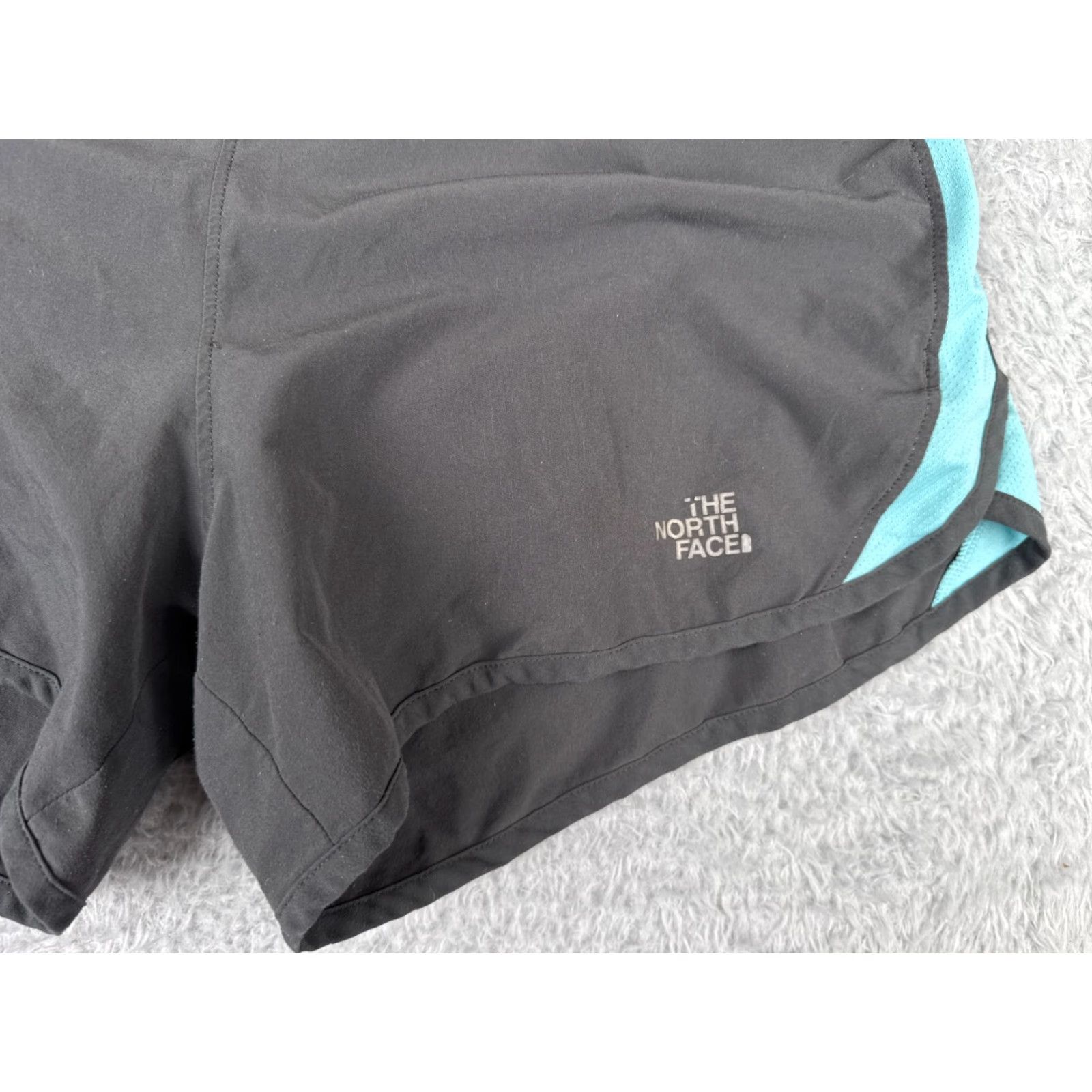 The North Face VINTAGE: The North Face Shorts Women Small Gray Teal Lined Polyester Blend Run Running Size 28" / US 6 / IT 42 - 4 Thumbnail