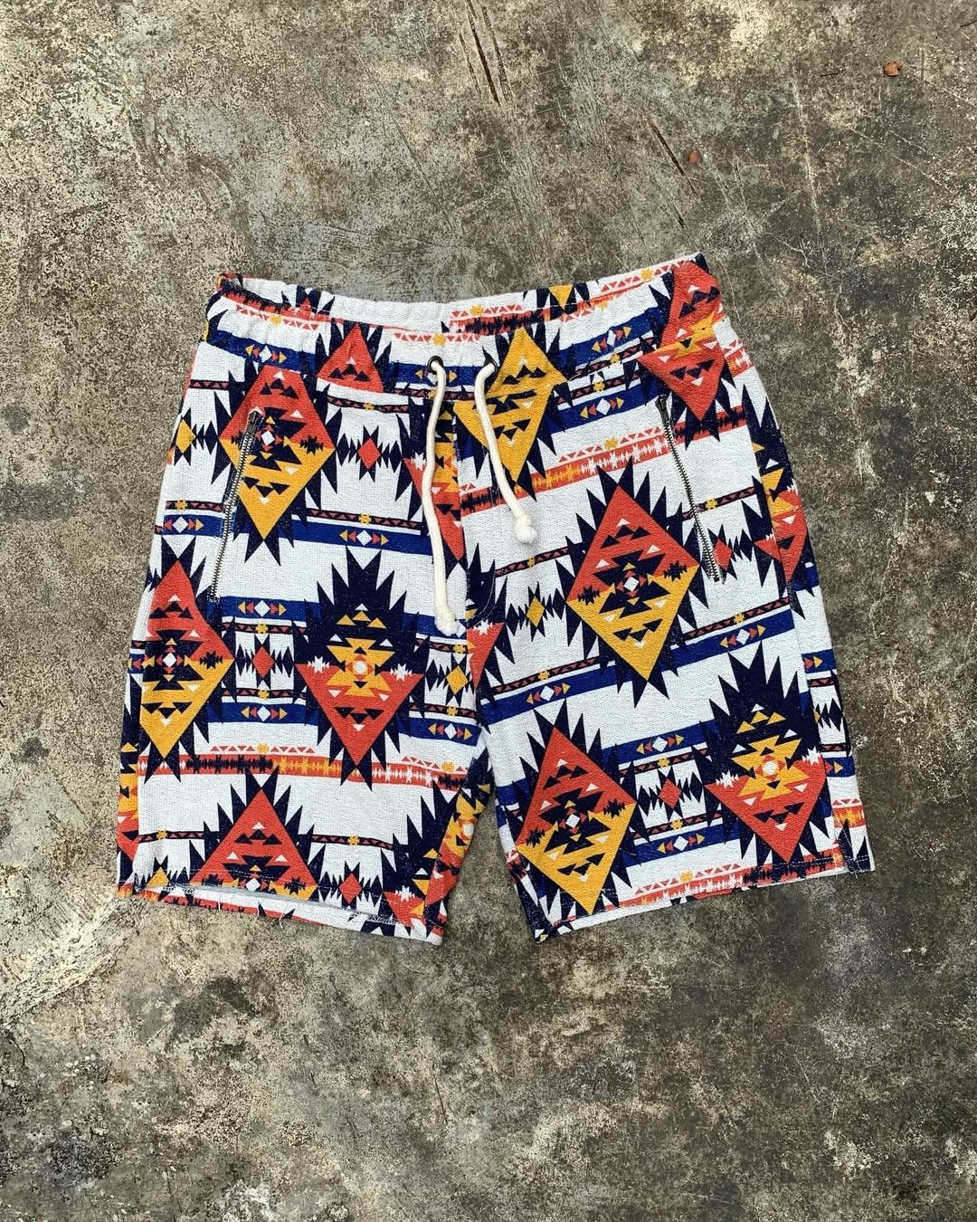 Bershka × Pendleton Bershka Aztec Sweat Shorts Size US 35 - 1 Thumbnail