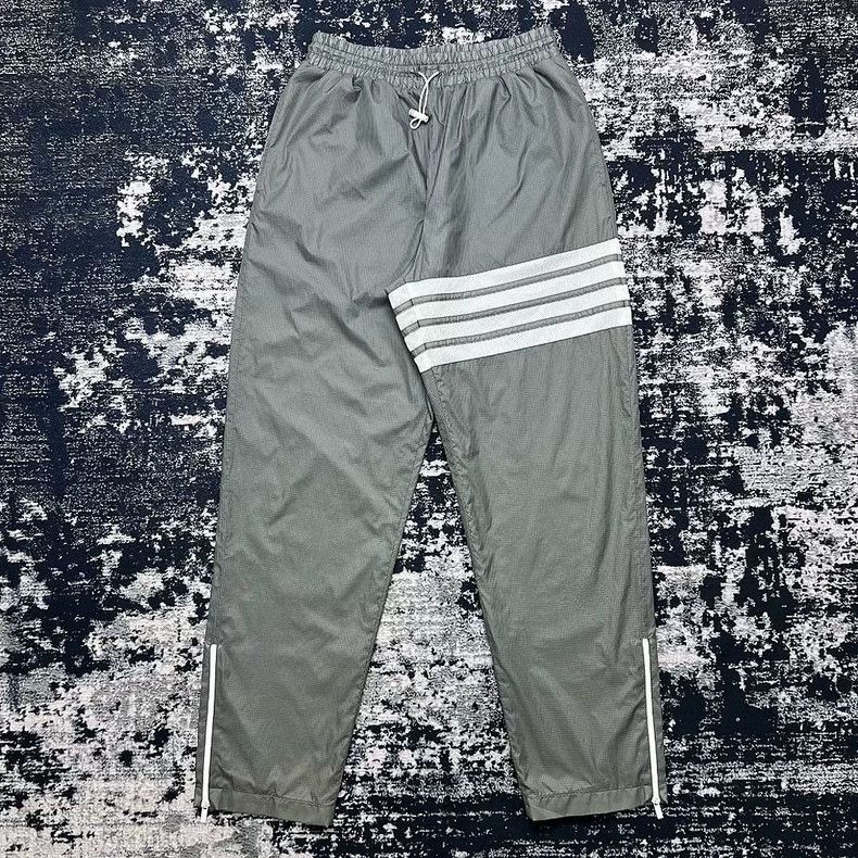 Other Thom Browne size0 Gray straight nylon sweatpants Size US 26 / EU 42 - 1 Thumbnail
