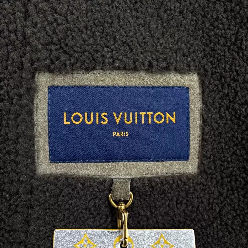 Louis Vuitton Louis Vuitton Fur integrated presbyopic full-print jacket Size US L / EU 52-54 / 3 - 4 Thumbnail