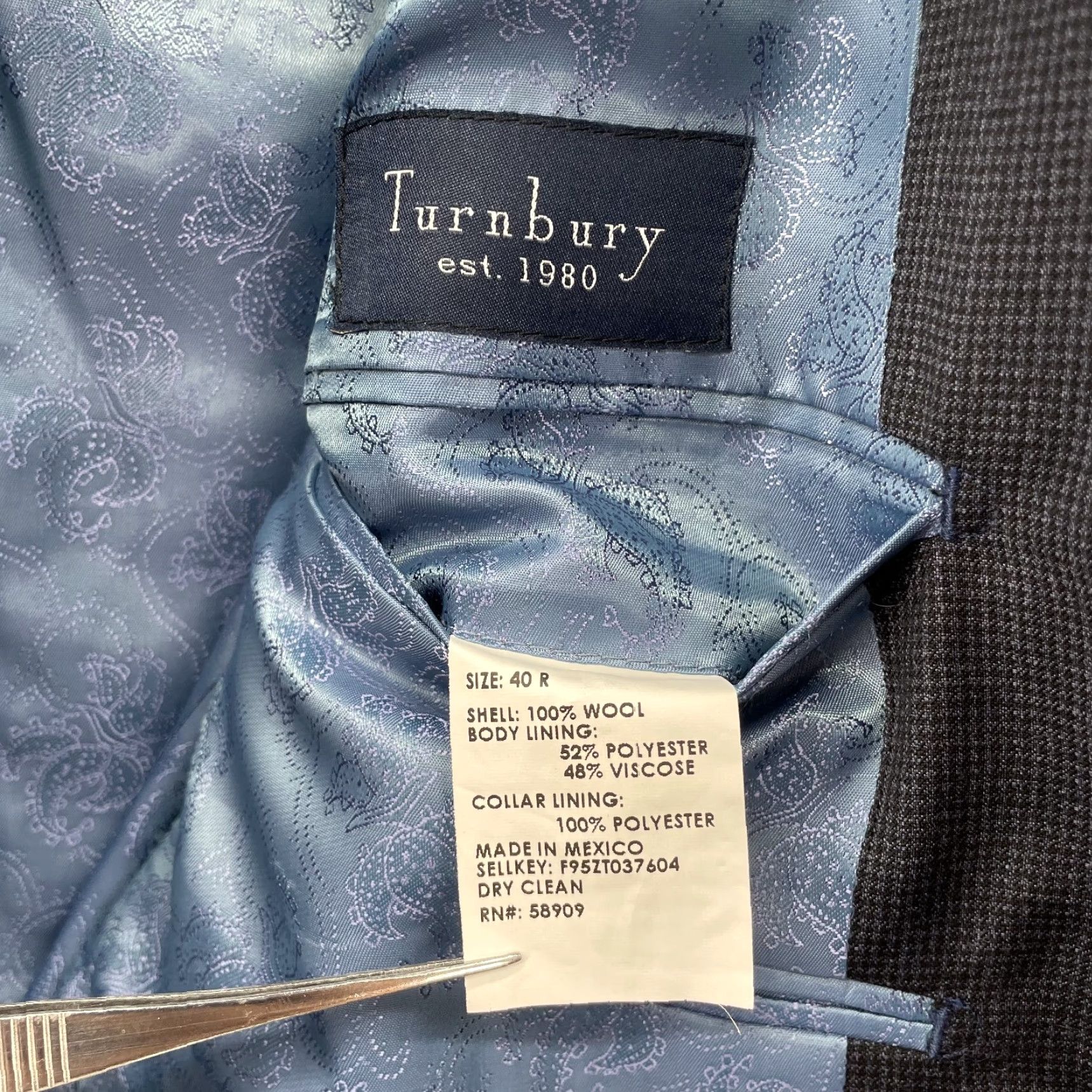 Vintage Turnbury Blazer Men 40R Navy Wool Single-Breasted Notch Lapel 2-Button 90s Formal Business 90s Style Shirt? Size 40R - 3 Thumbnail
